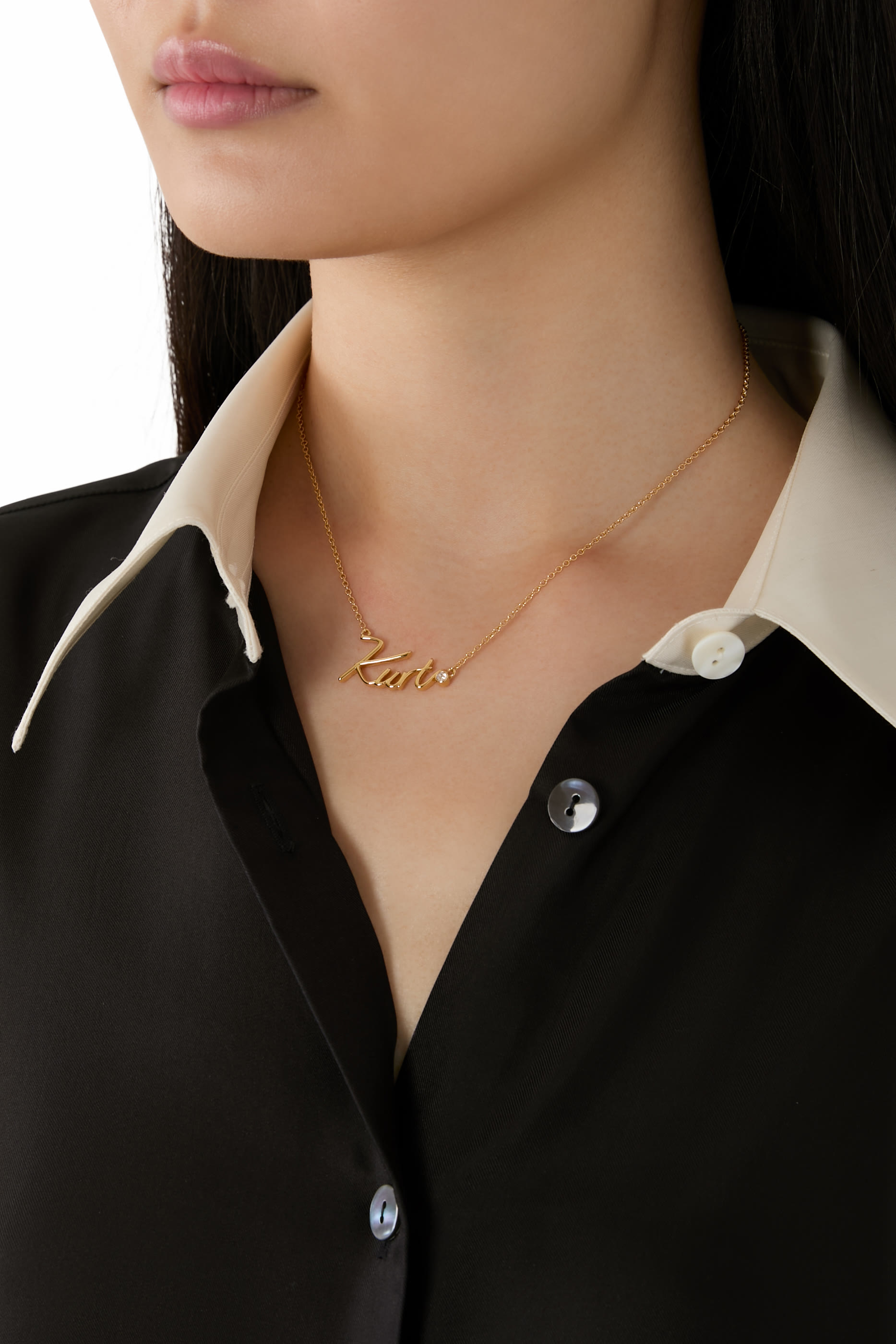قلادة بدلاية بتصميم كلمة كيرت