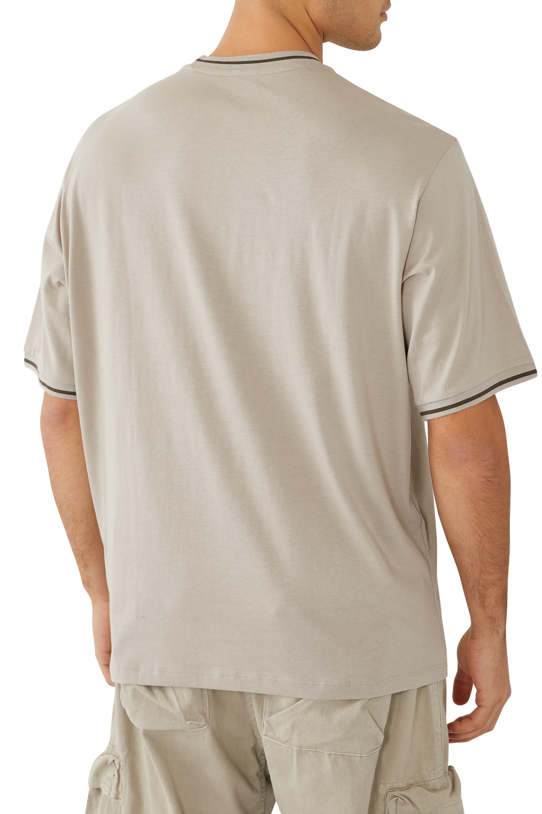 تيشيرت بقصة مريحة