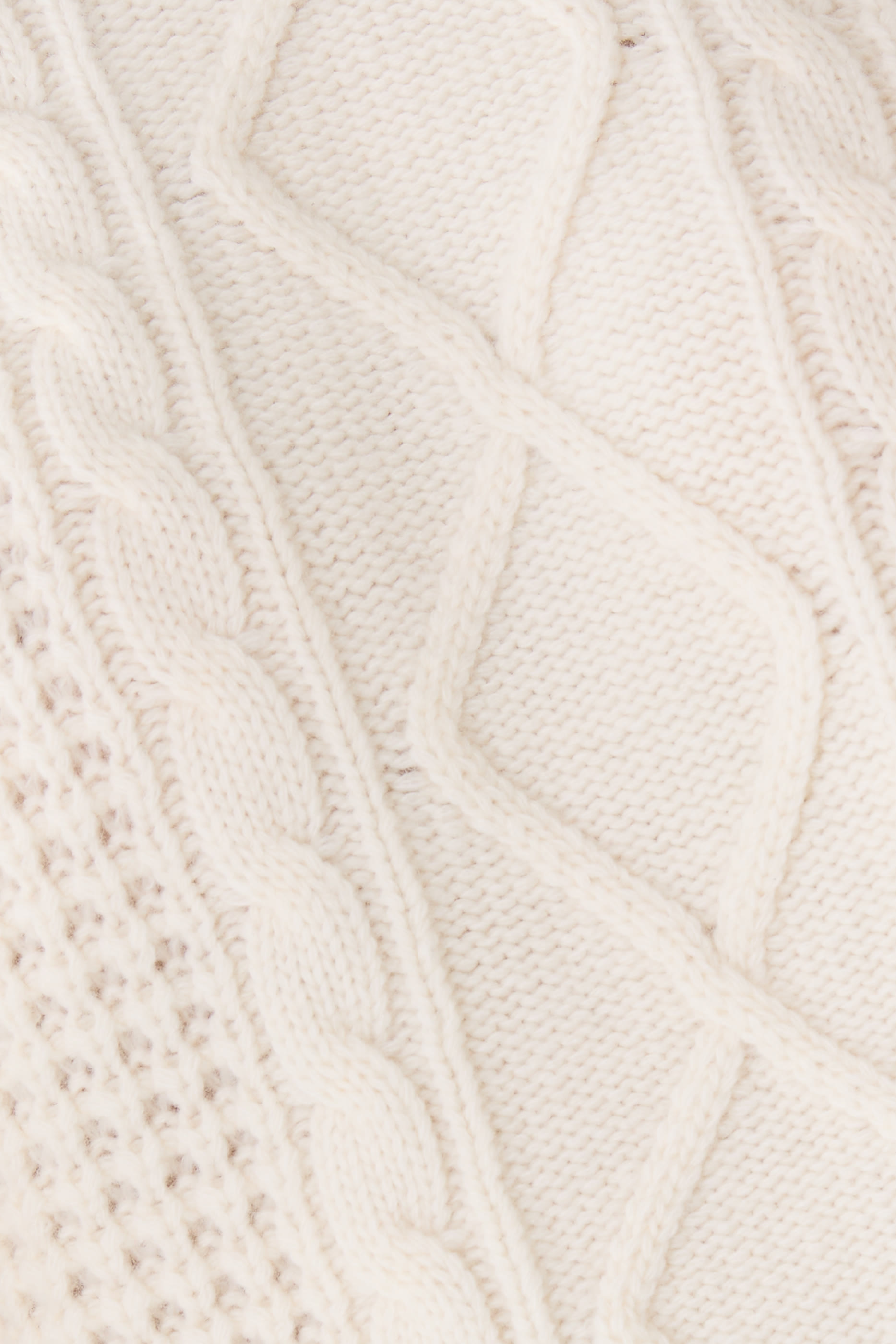 كنزة كريستال بغرزة الضفيرة