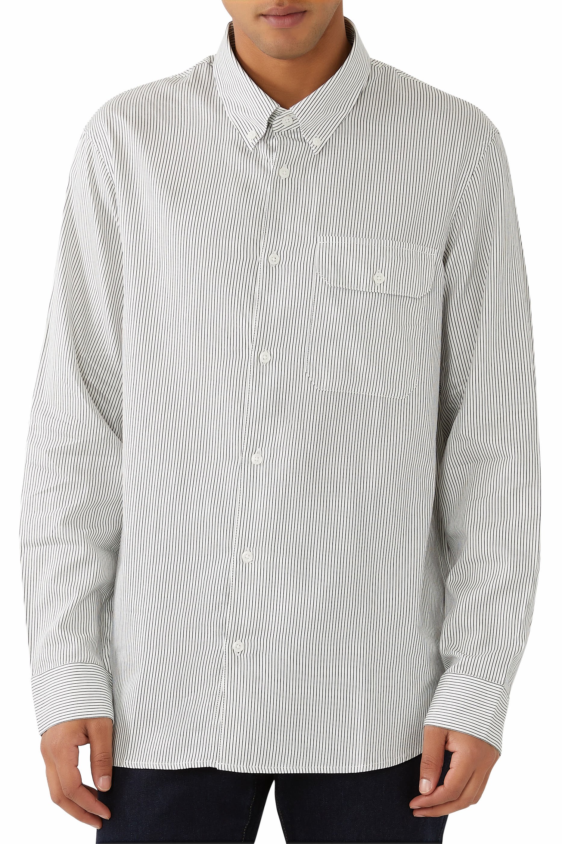 قميص مخطط بأزرار