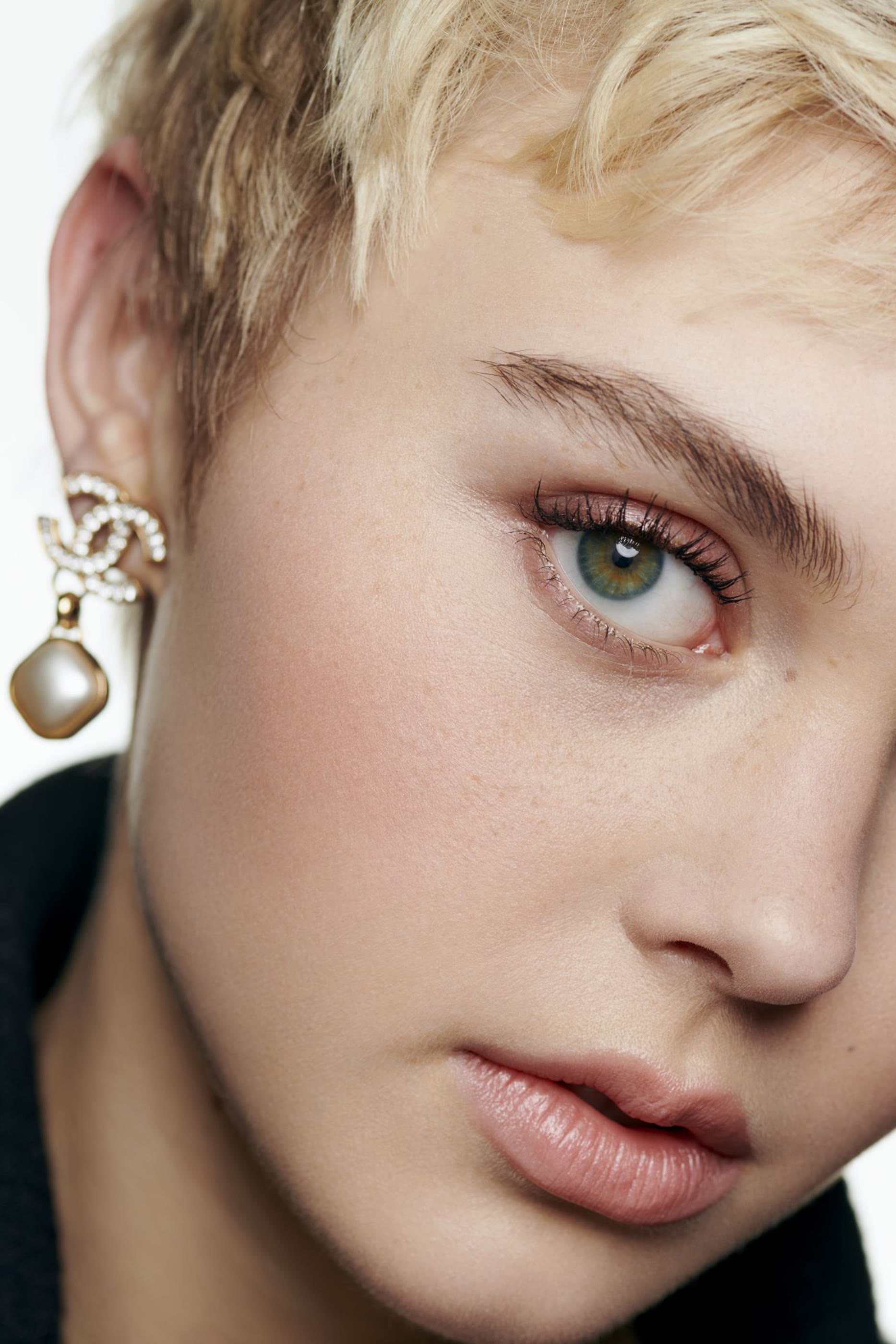 بودرة أحمر خدود وهايلايتر Les Signes De Chanel