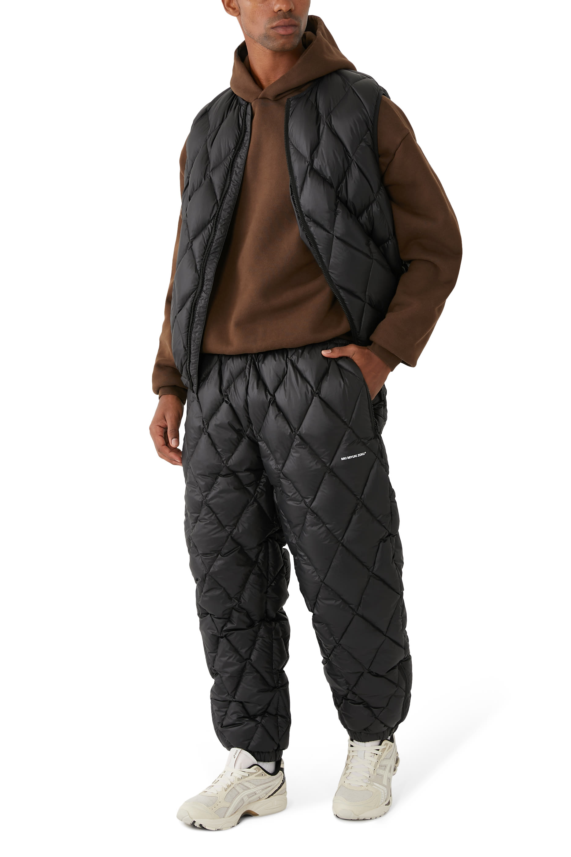 بنطال رياضي بتصميم مبطن بالزغب بنقشة معينات وشعار Mki