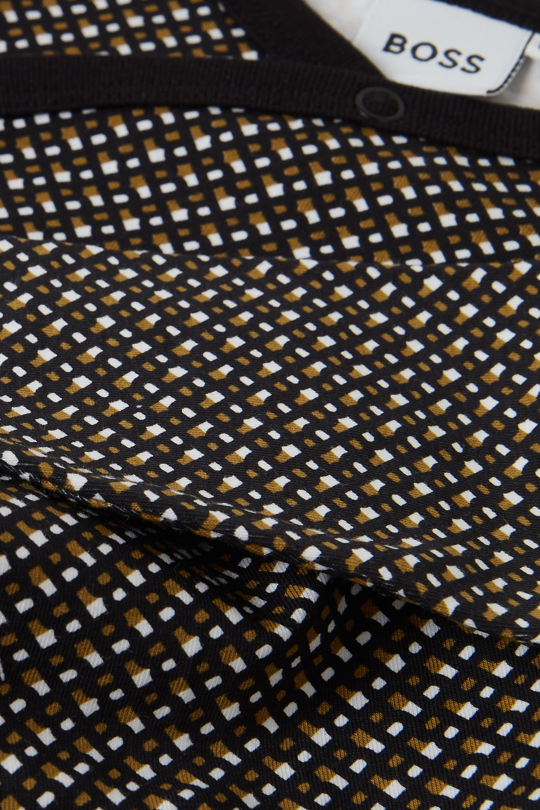 طقم بيجامة للأطفال بطبعة غرافيكية