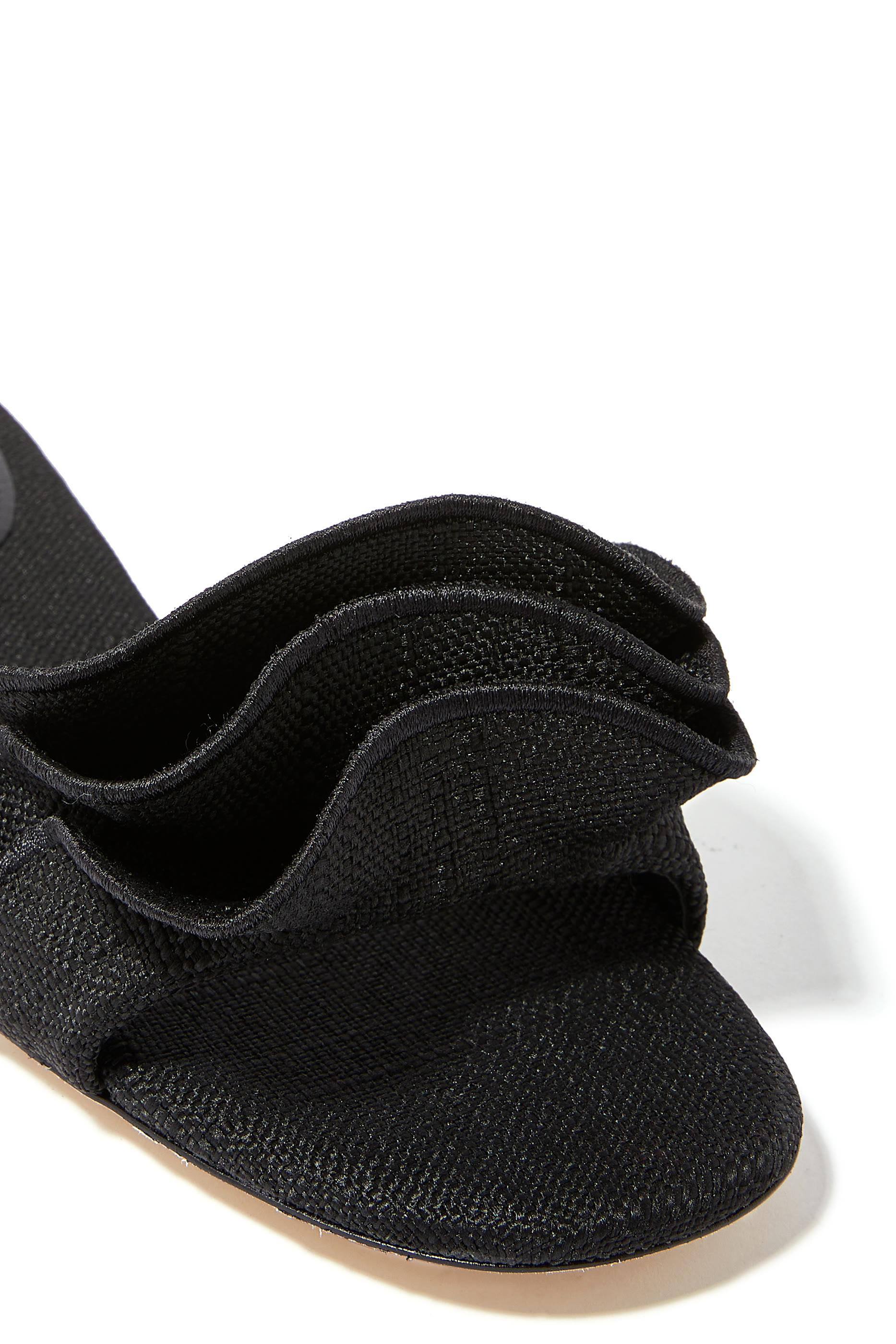 حذاء ايفي 11 مفتوح من الخلف بكشكش