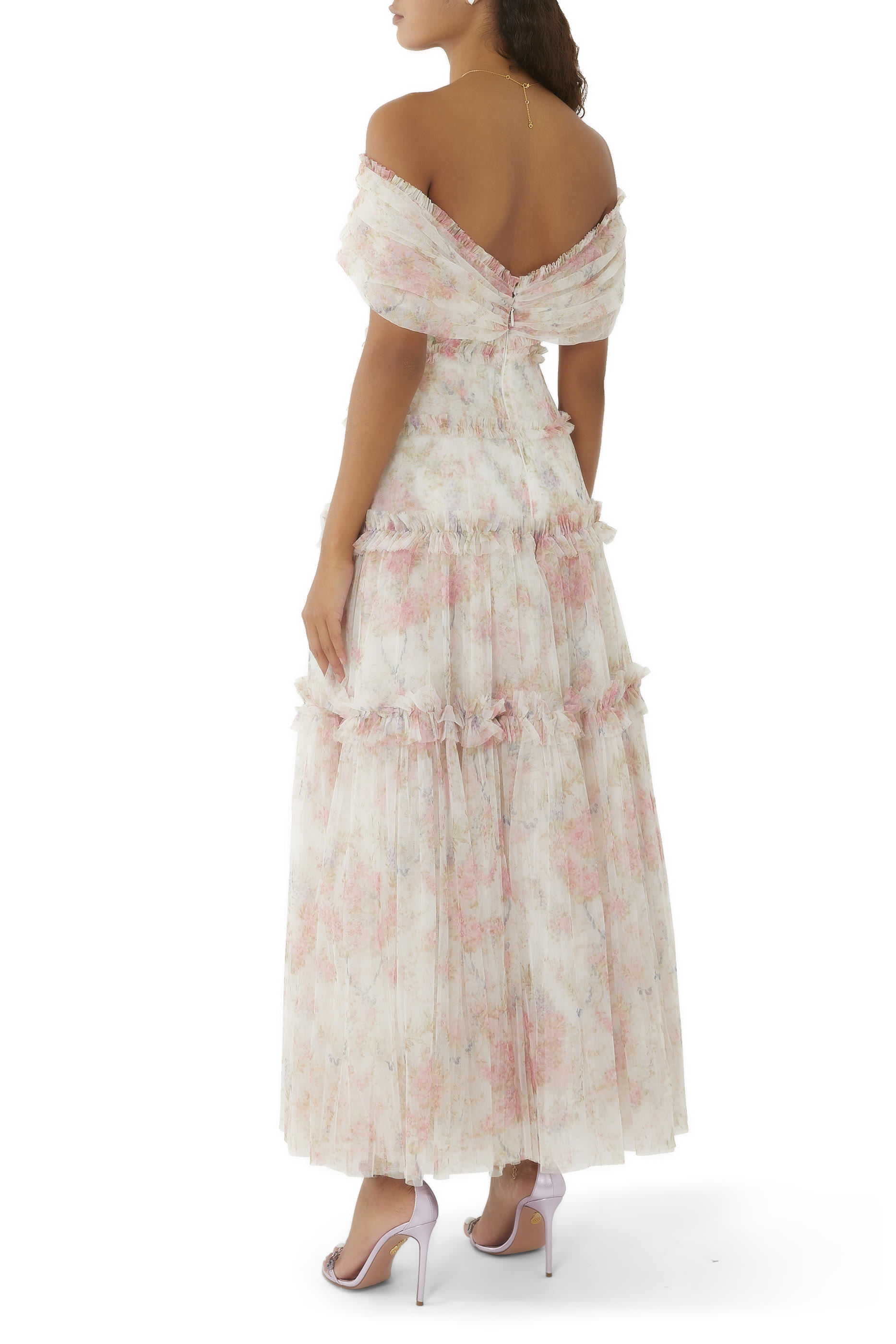 فستان سهرة غريس بأكتاف متساقطة ونقشة إكليل الغار