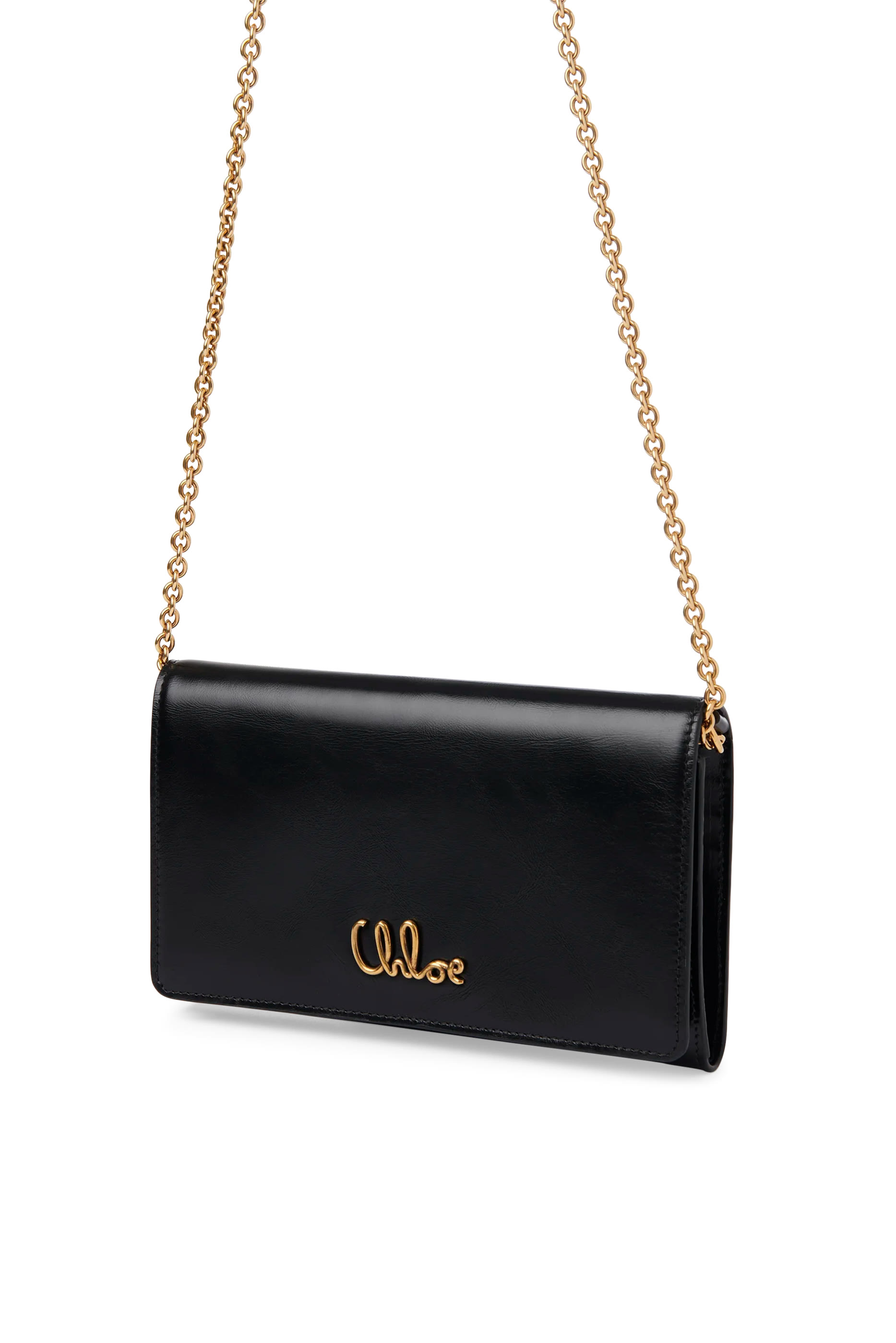 محفظة بغطاء قلاب مزينة بشعار الماركة وسلسلة