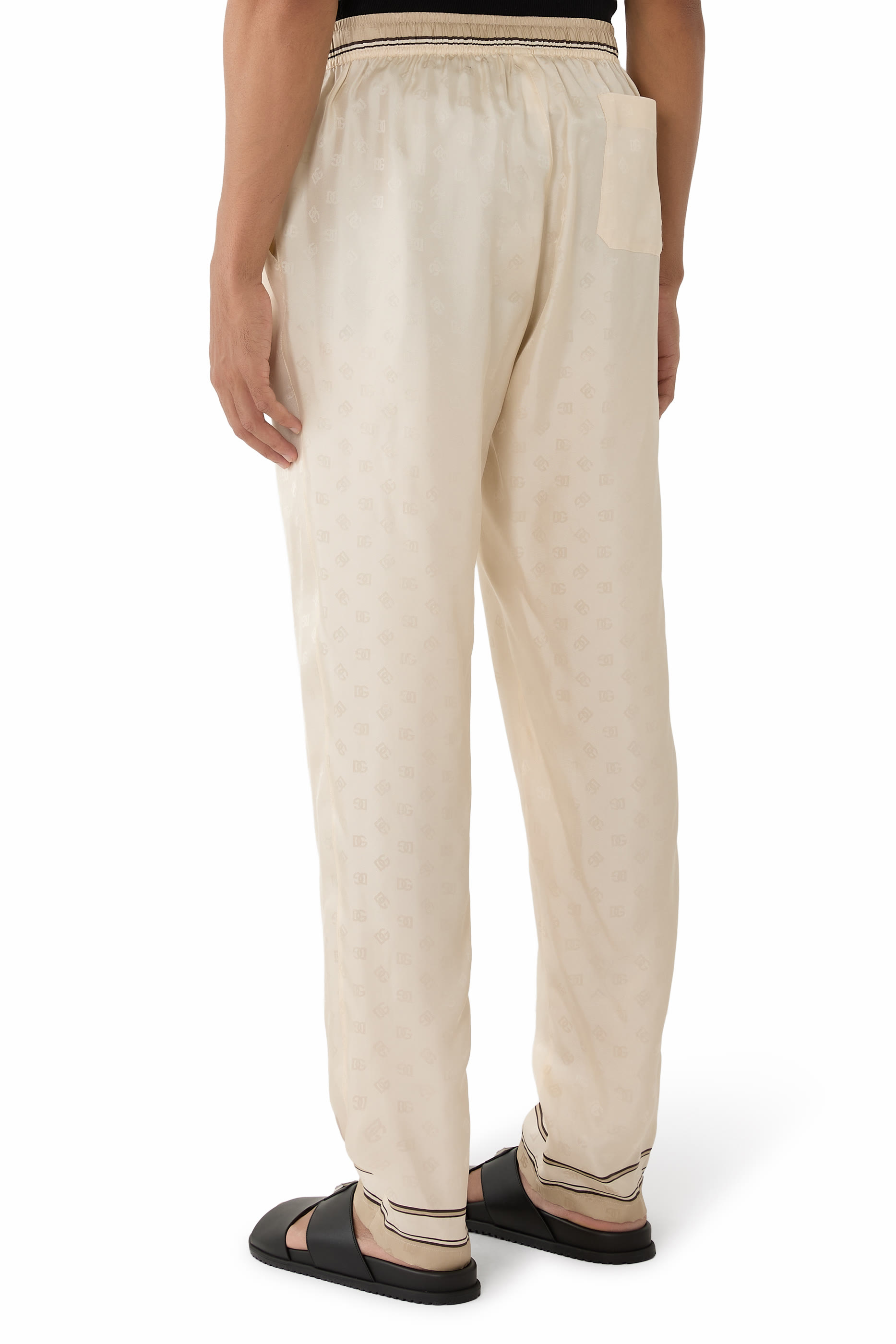 بنطال بطبعة شعار الماركة تويل