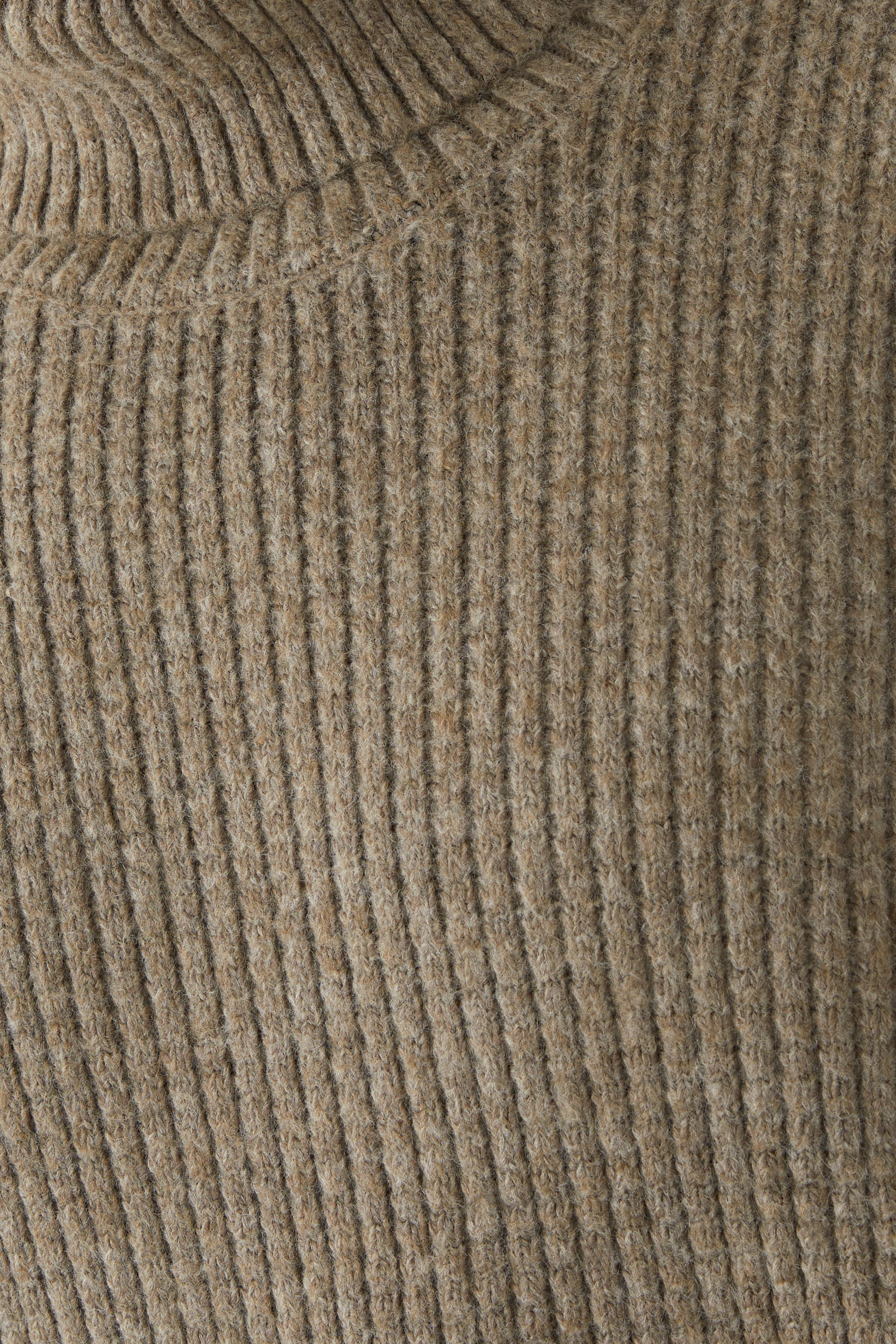 سترة بياقة عالية نسيج متشابك ثقيل