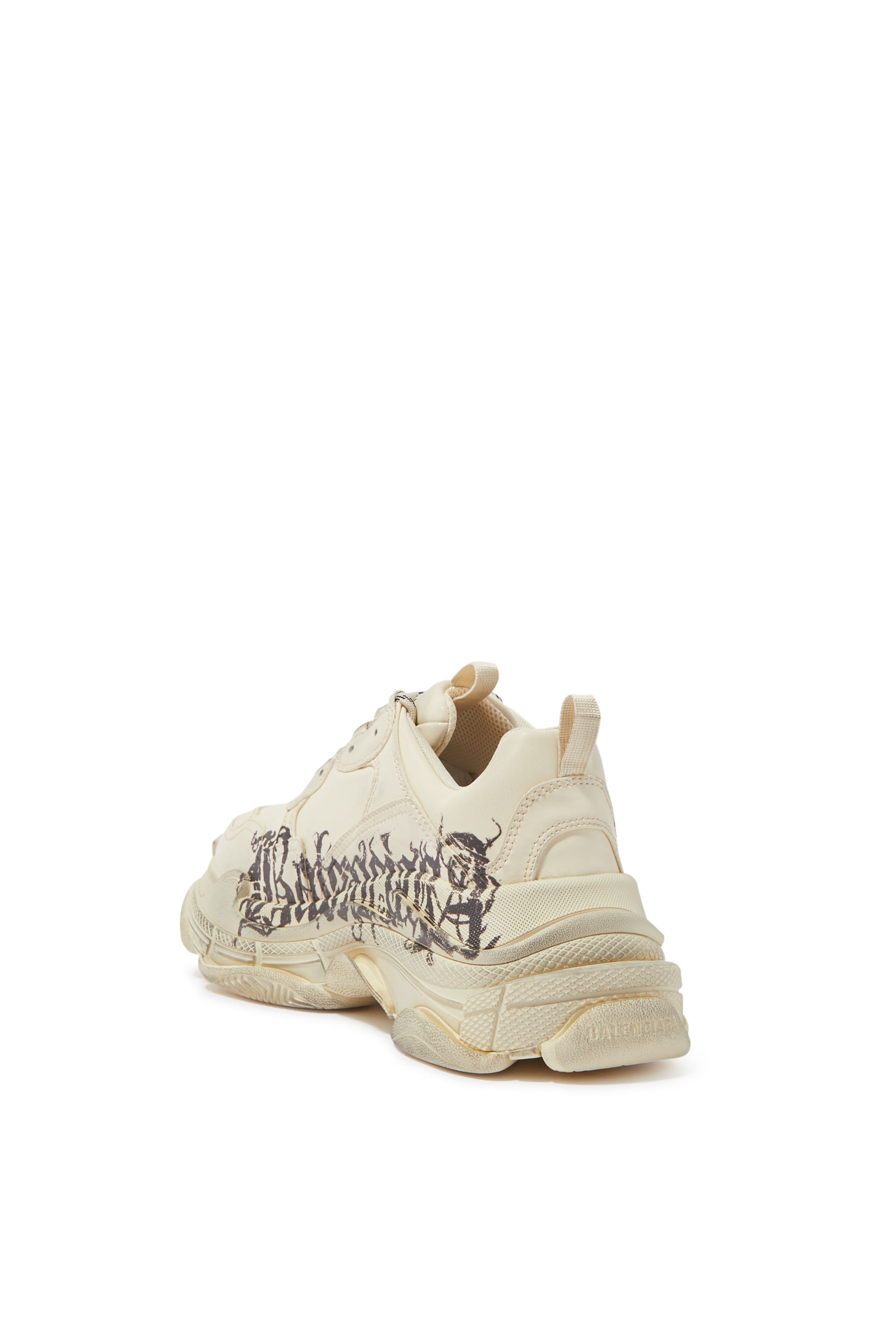 سنيكرز تريبل اس بإصدار خاص لسنة الصينية الجديدة