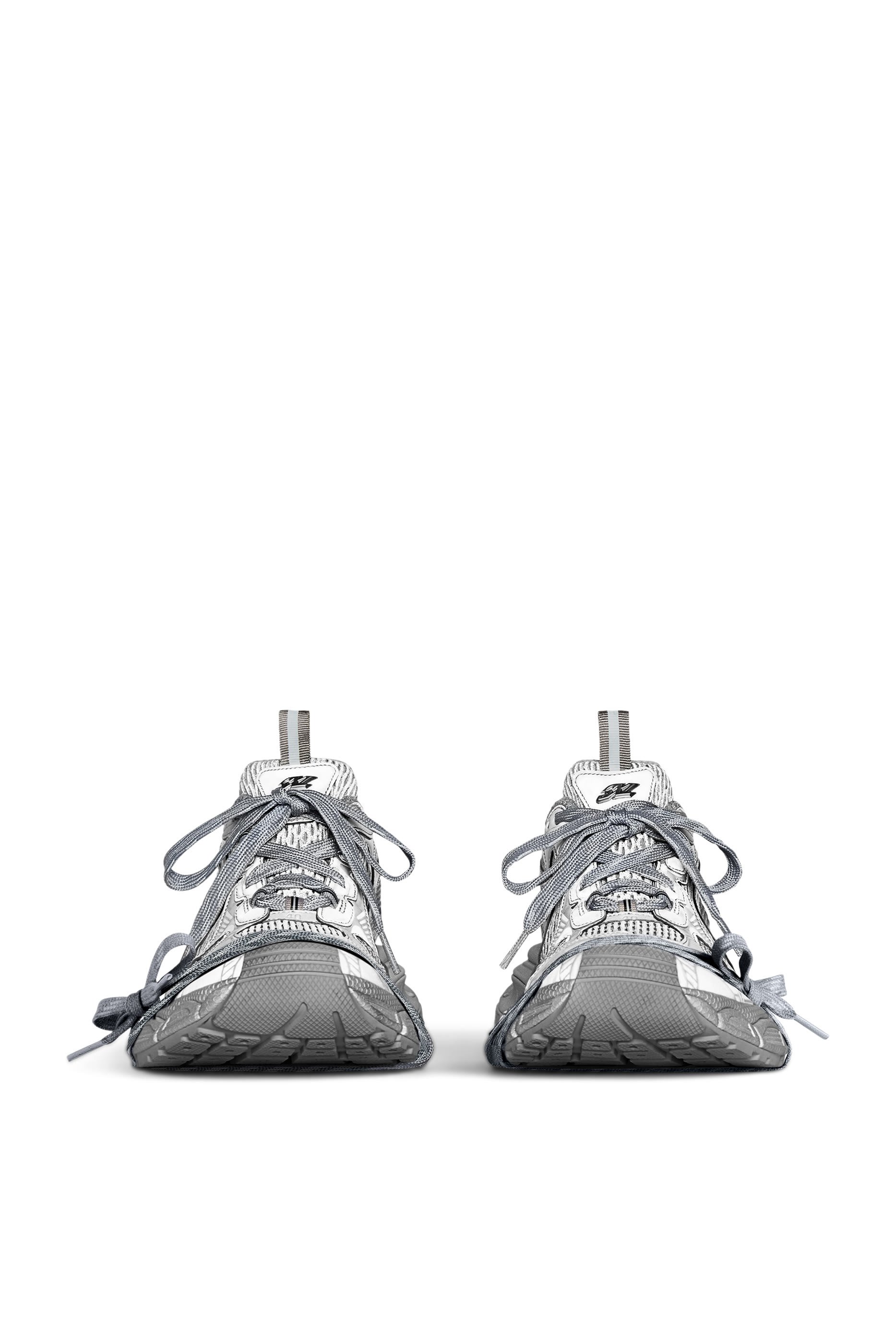 سنيكرز 3 اكس ال بتصميم عاكس