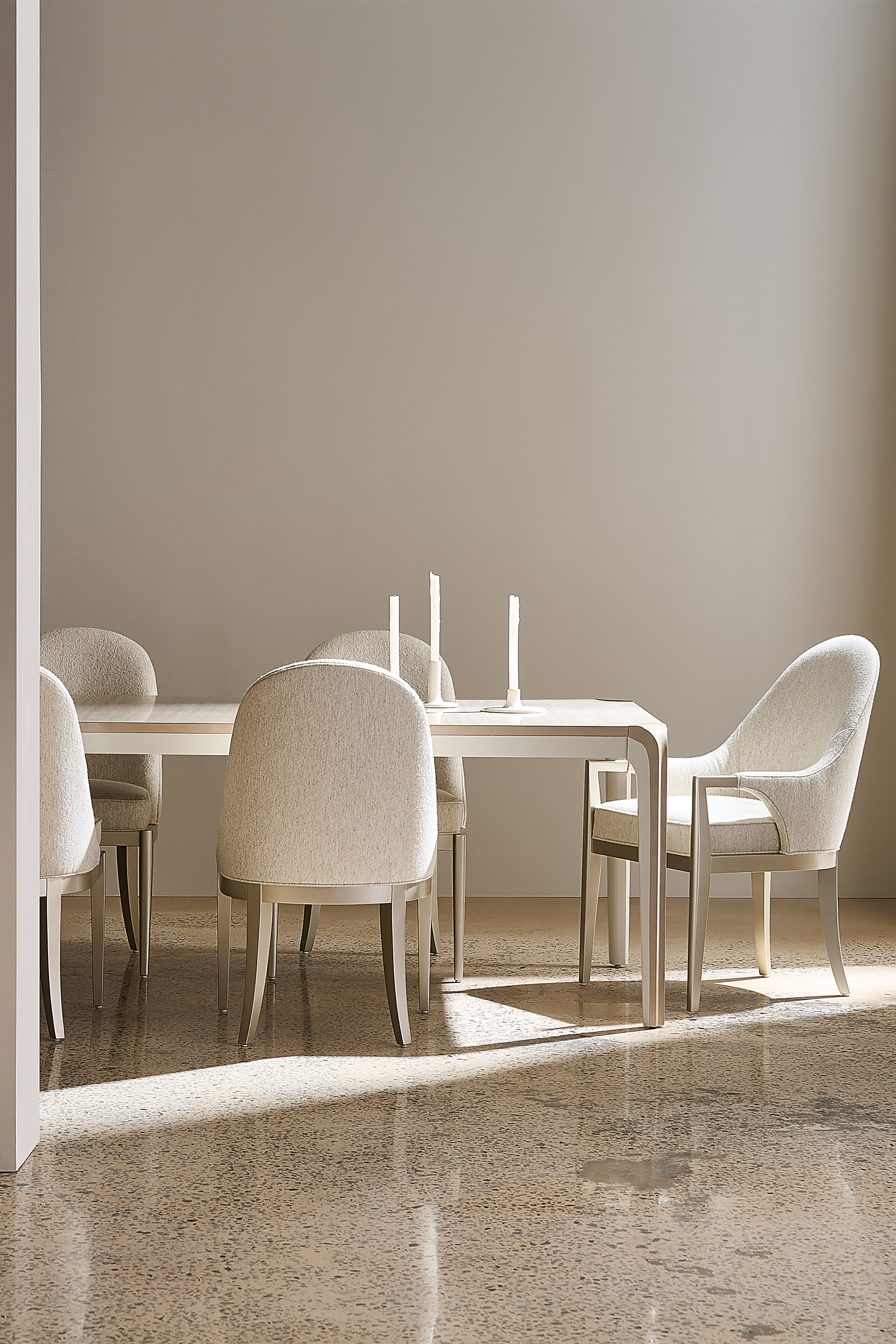 طاولة طعام روم فور مور