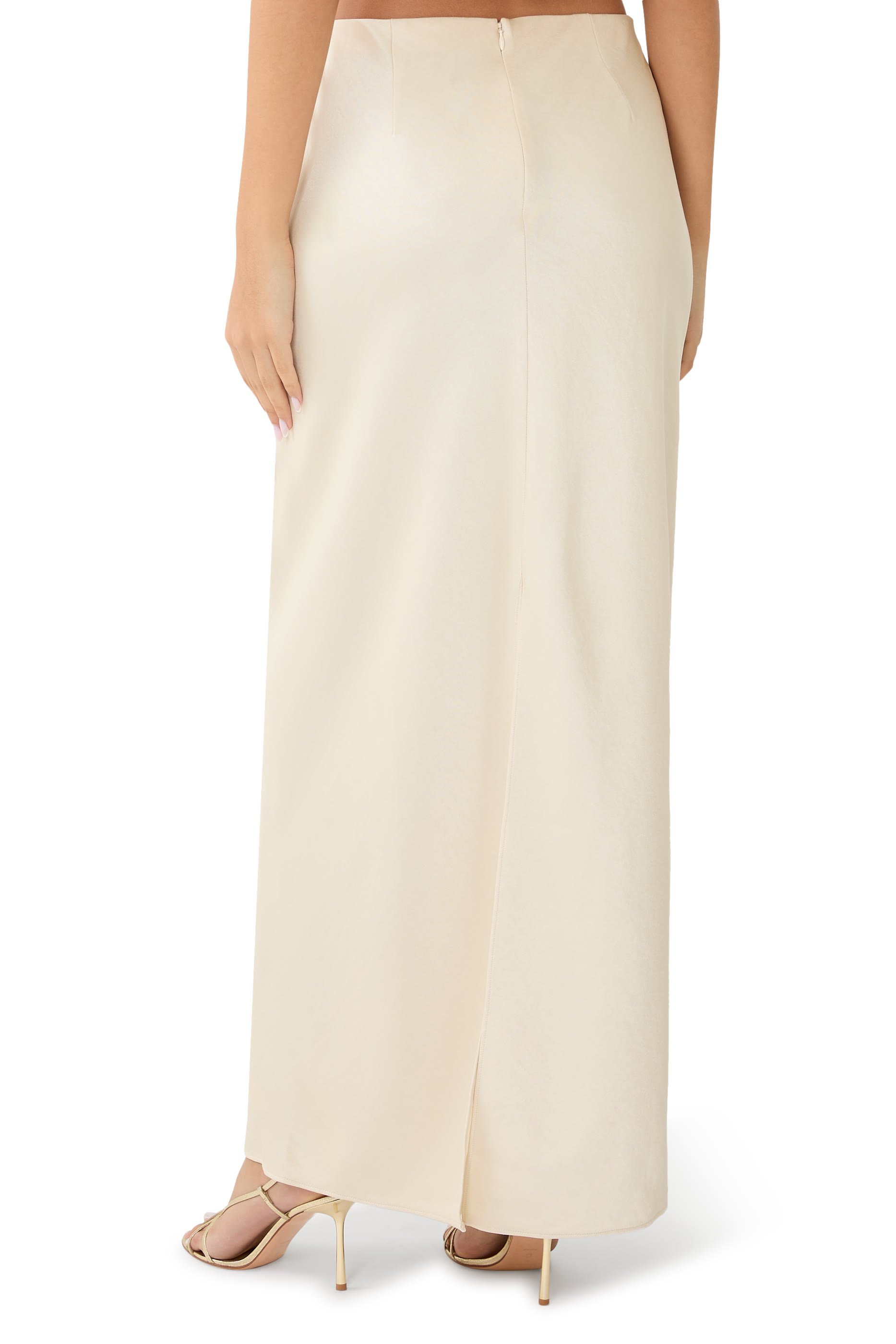 تنورة بقصة مائلة مستقيمة ستان