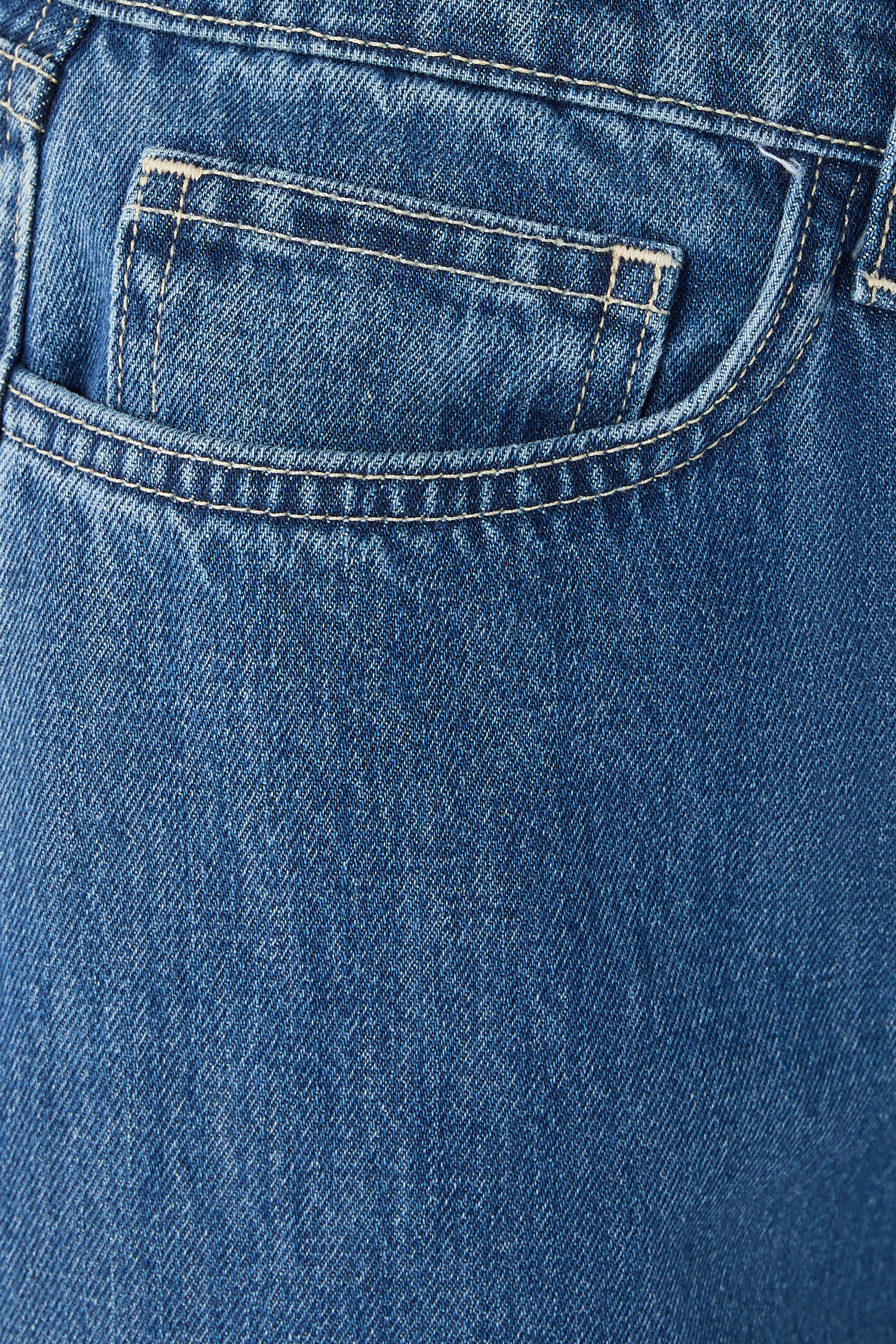 بنطال جينز بو بقصة ساق واسعة