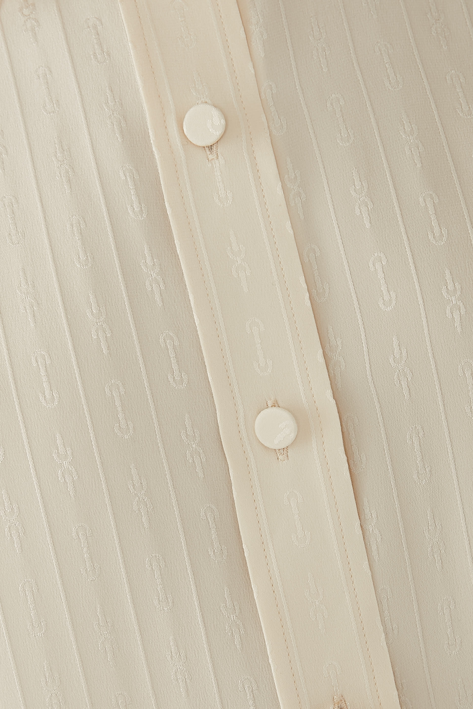 قميص حرير مخطط بطبعة لجام الحصان جاكار