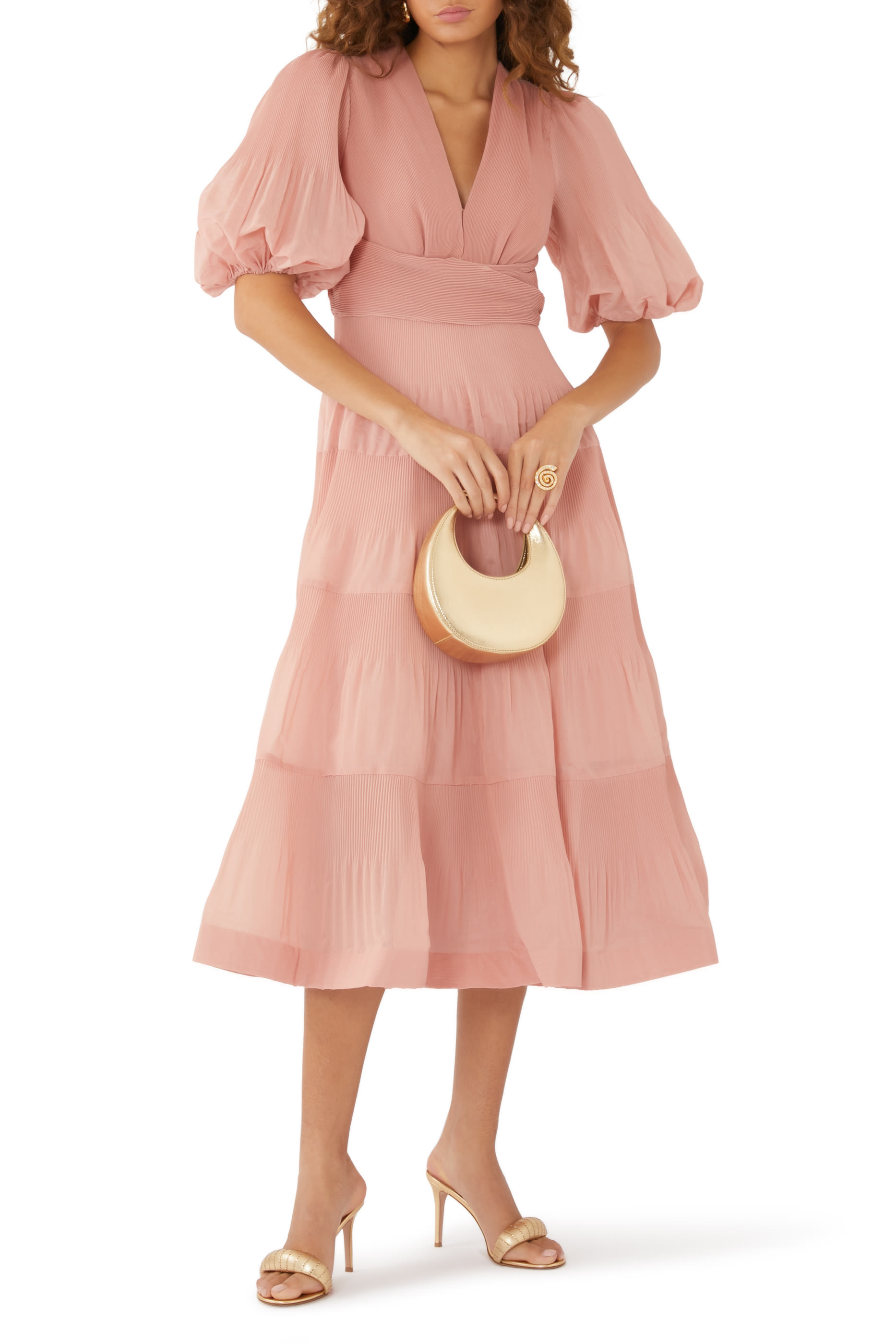 فستان متوسط الطول بطيات