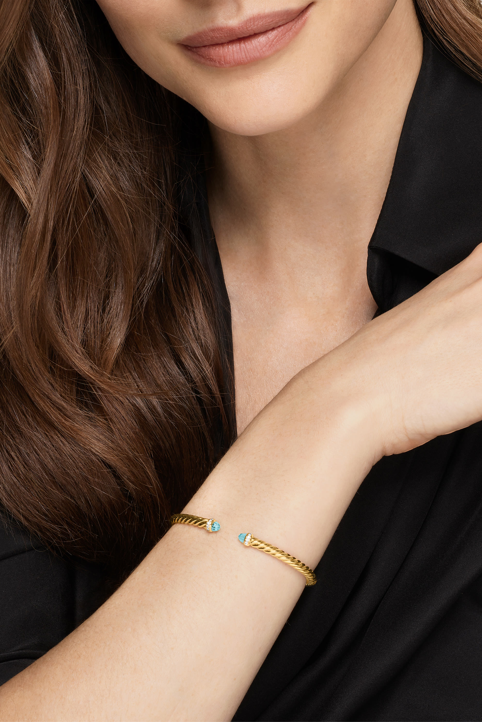 سوار كابلسبيرا فليكس مرصع بحجر الأكوامارين والماس، ذهب أصفر عيار 18