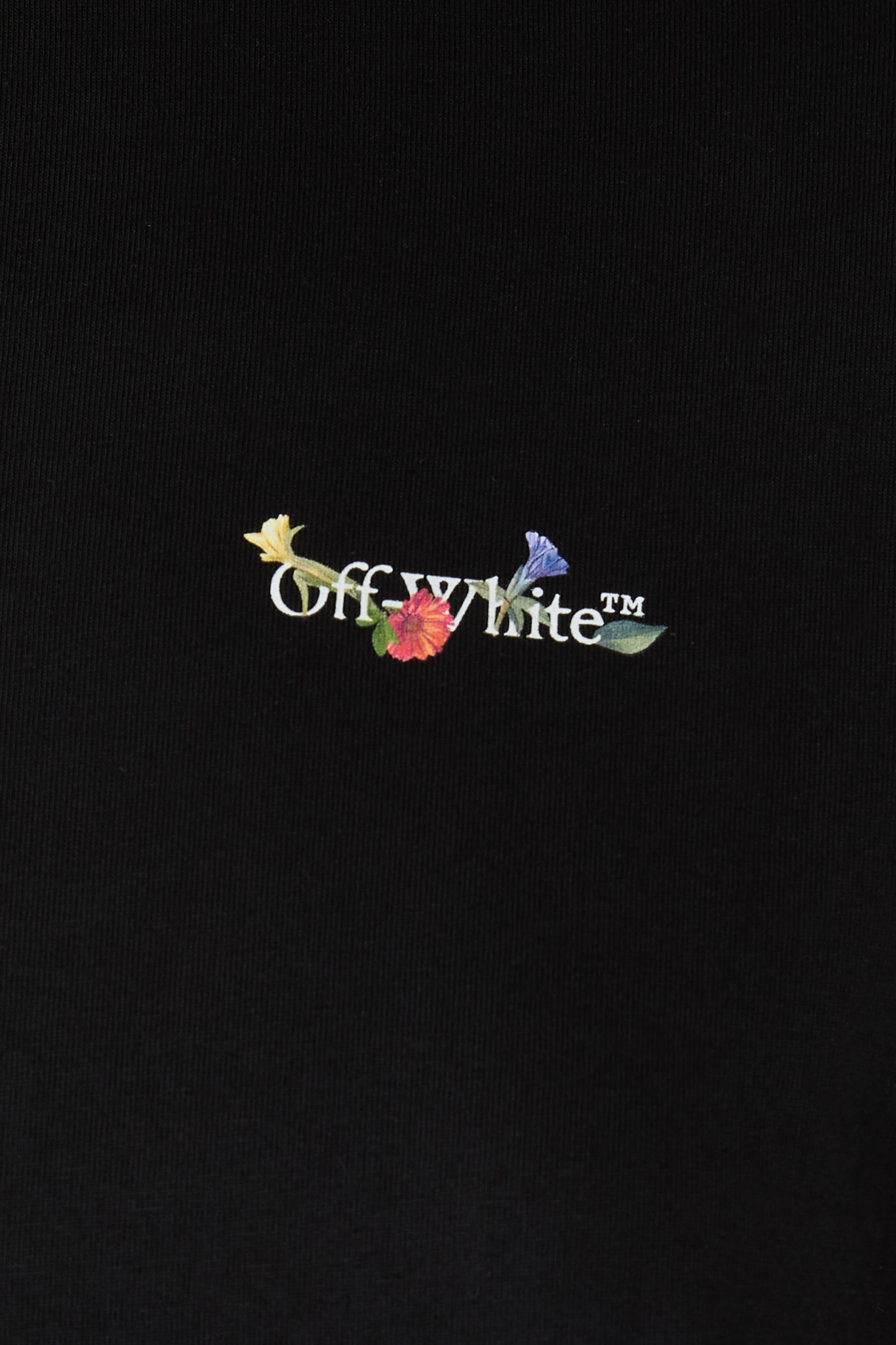 تيشيرت بقصة عادية مزين بشعار الماركة