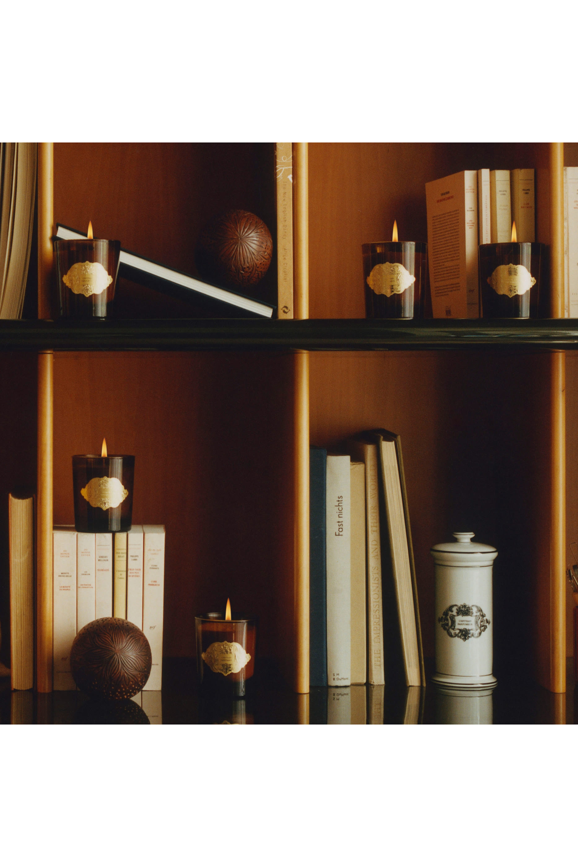 شمعة معطرة عنبر