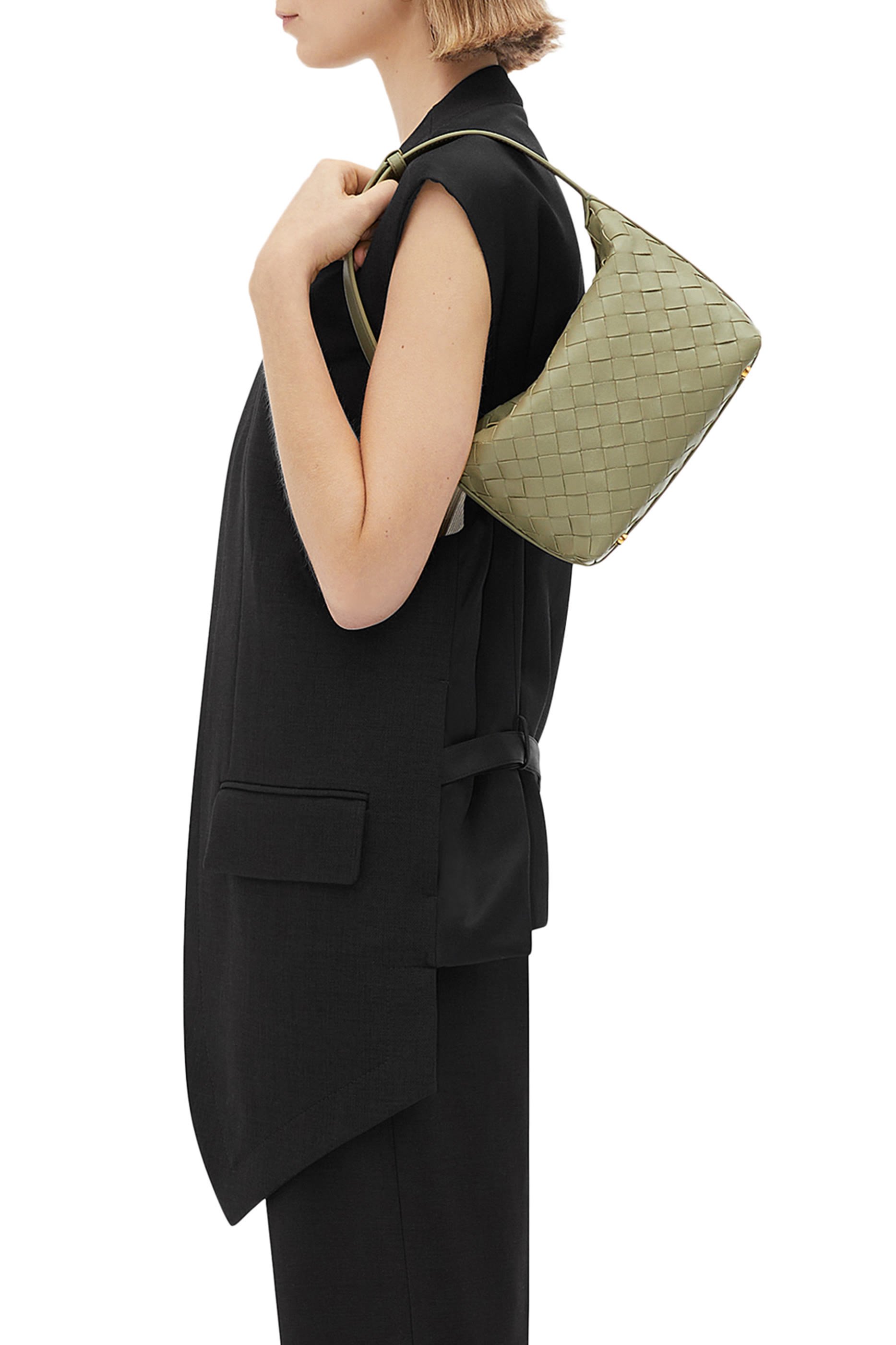 حقيبة والاس صغيرة