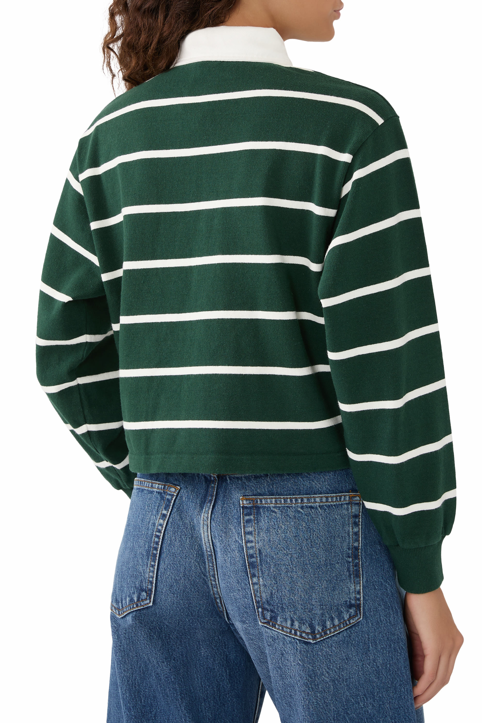 قميص بولو رجبي بقصة قصيرة وشعار الماركة بخط سيريف