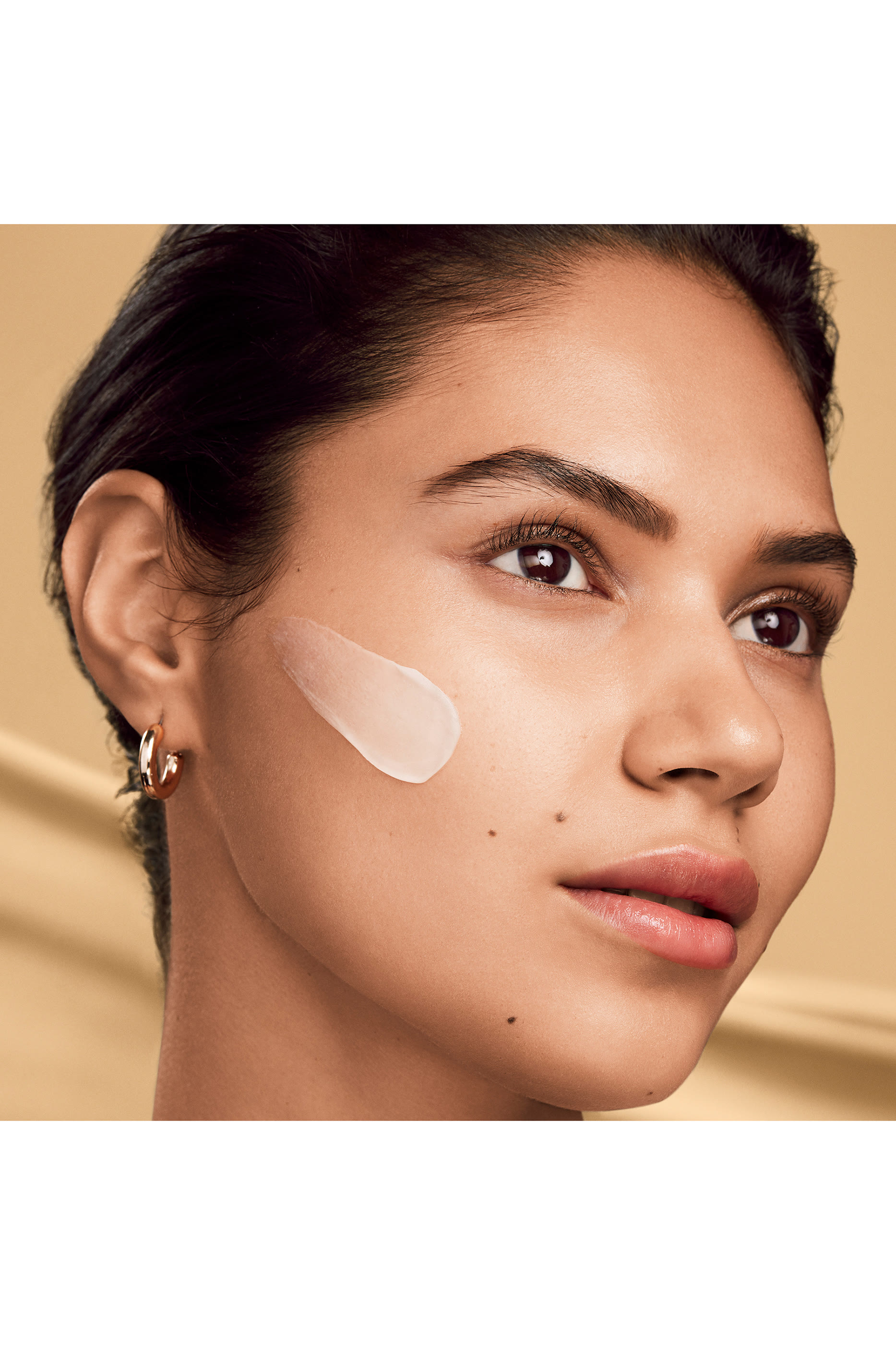 كريم ريفايتالايزينغ سوبريم+ لتعزيز شباب البشرة