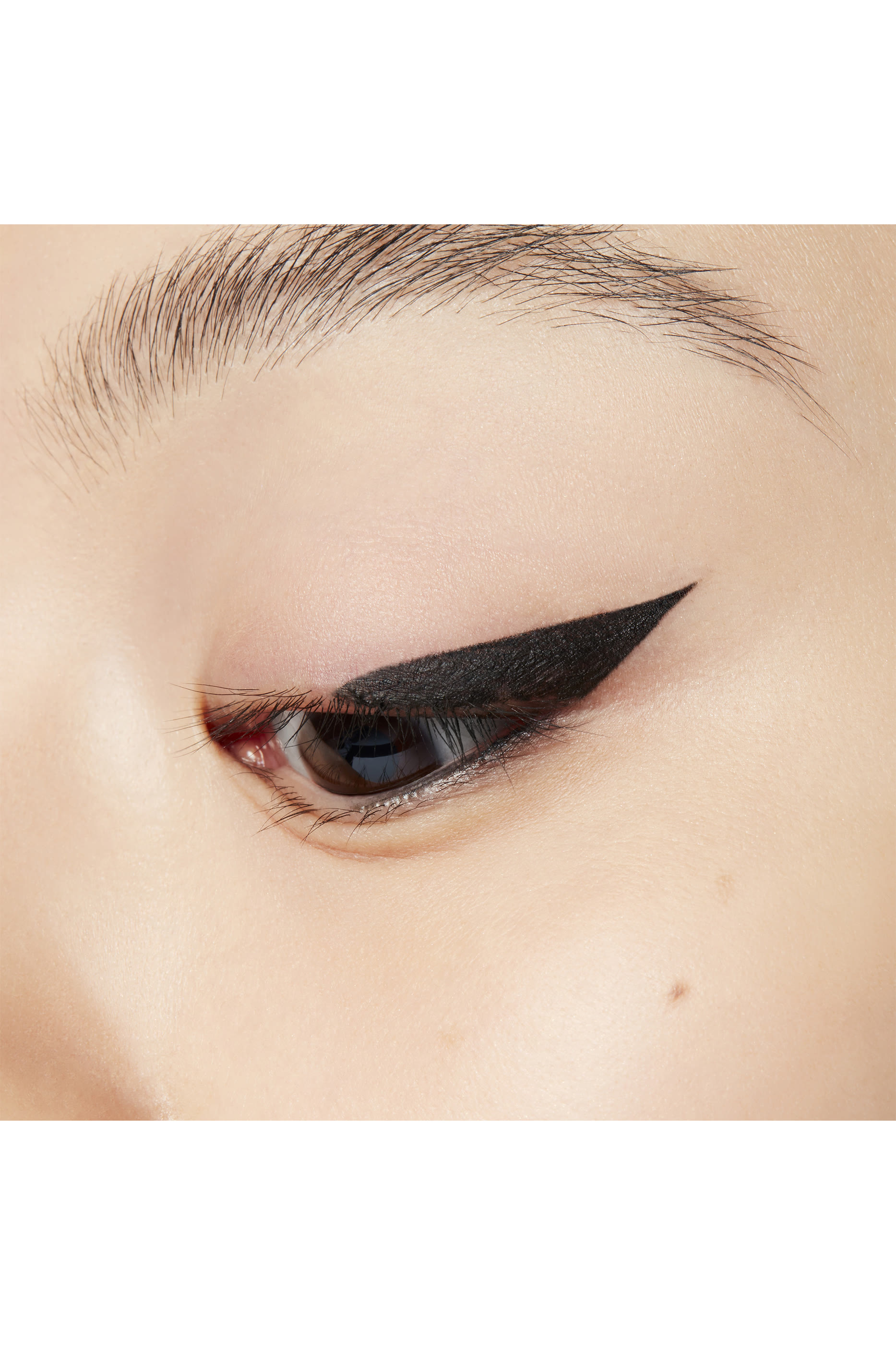 قلم محدد عيون جل