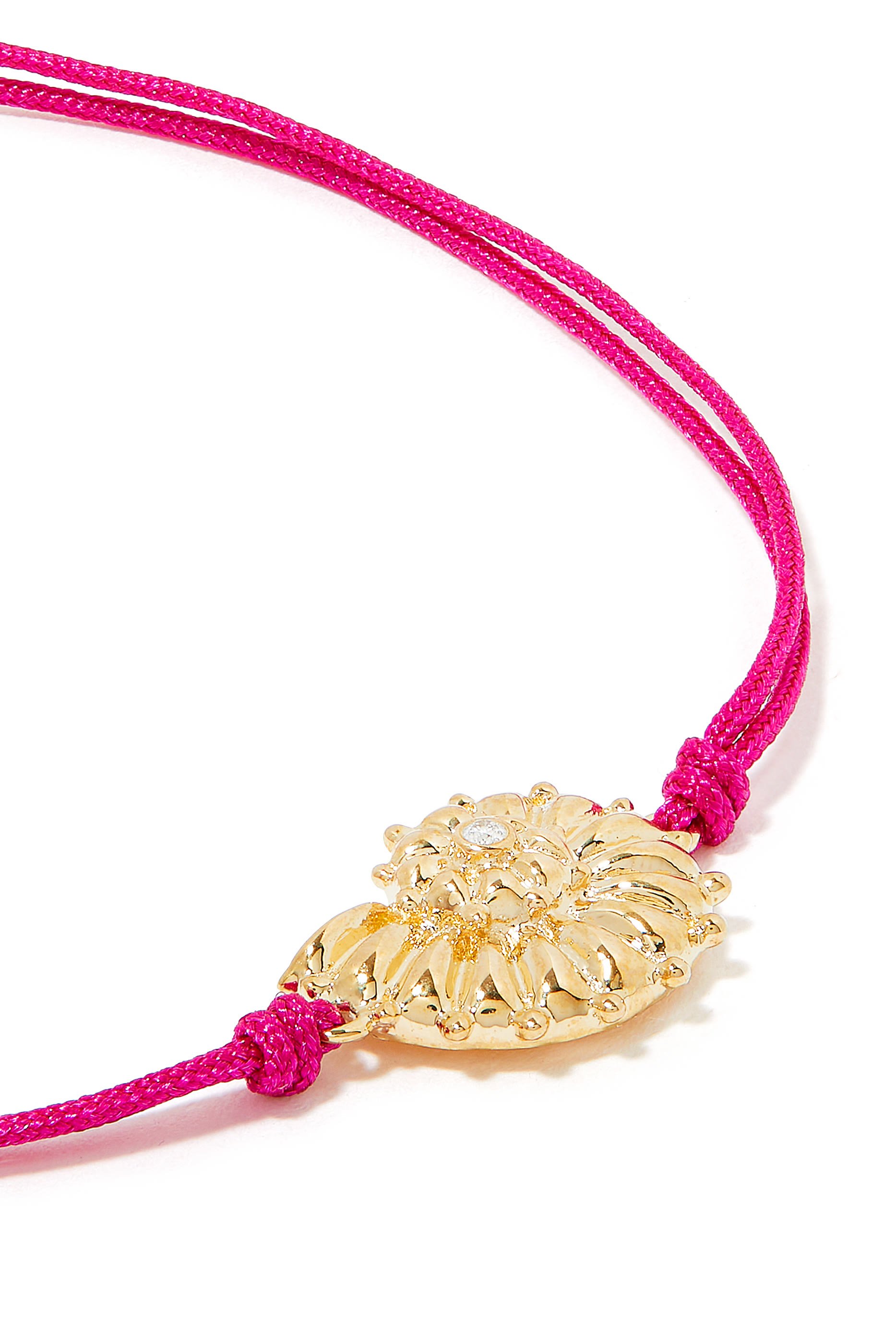 سوار بخيط بحلية صدفة مرصعة بالماس ذهب أصفر عيار 9