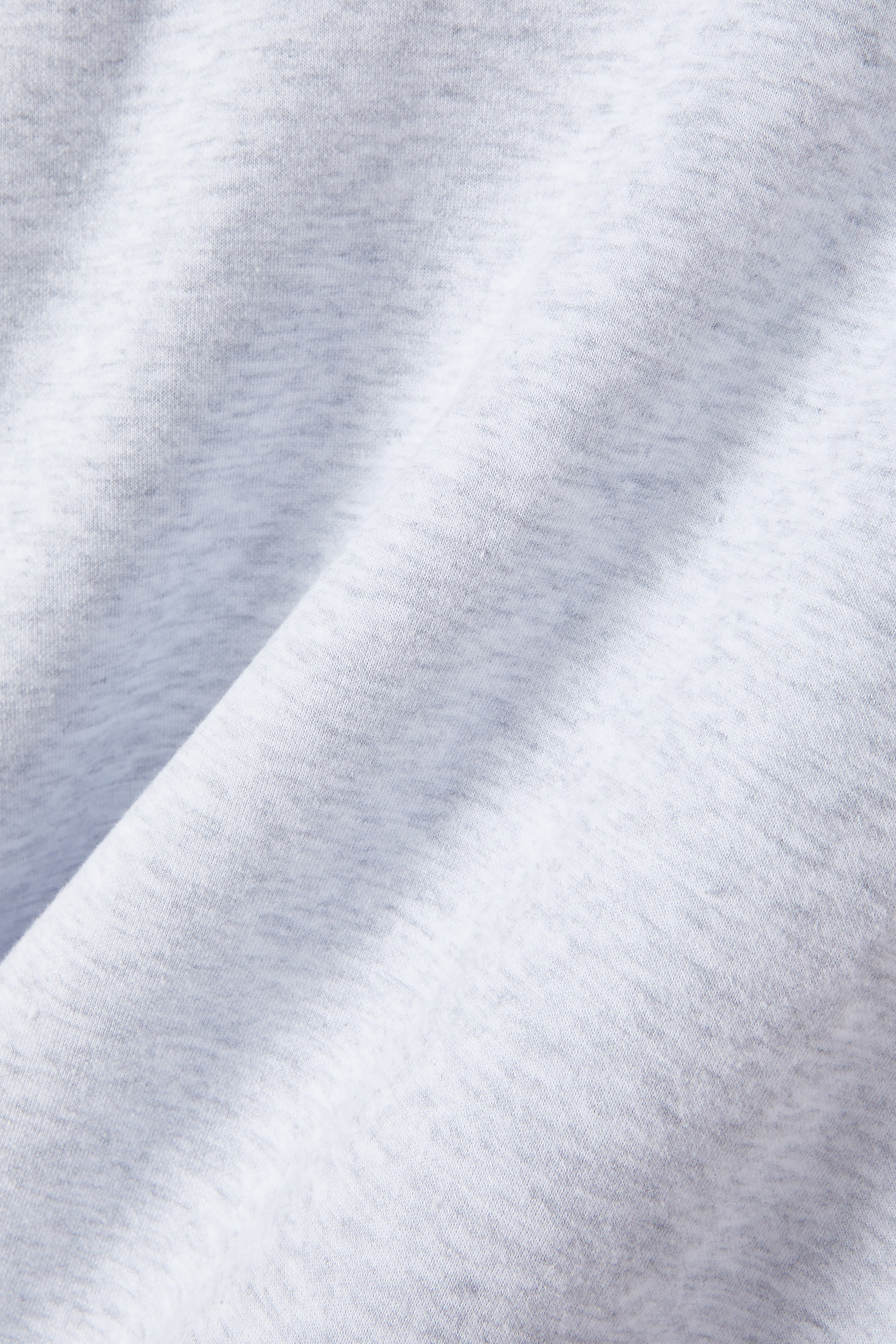 سويت شيرت كلاسيكي بياقة ضيقة صوف وقطن