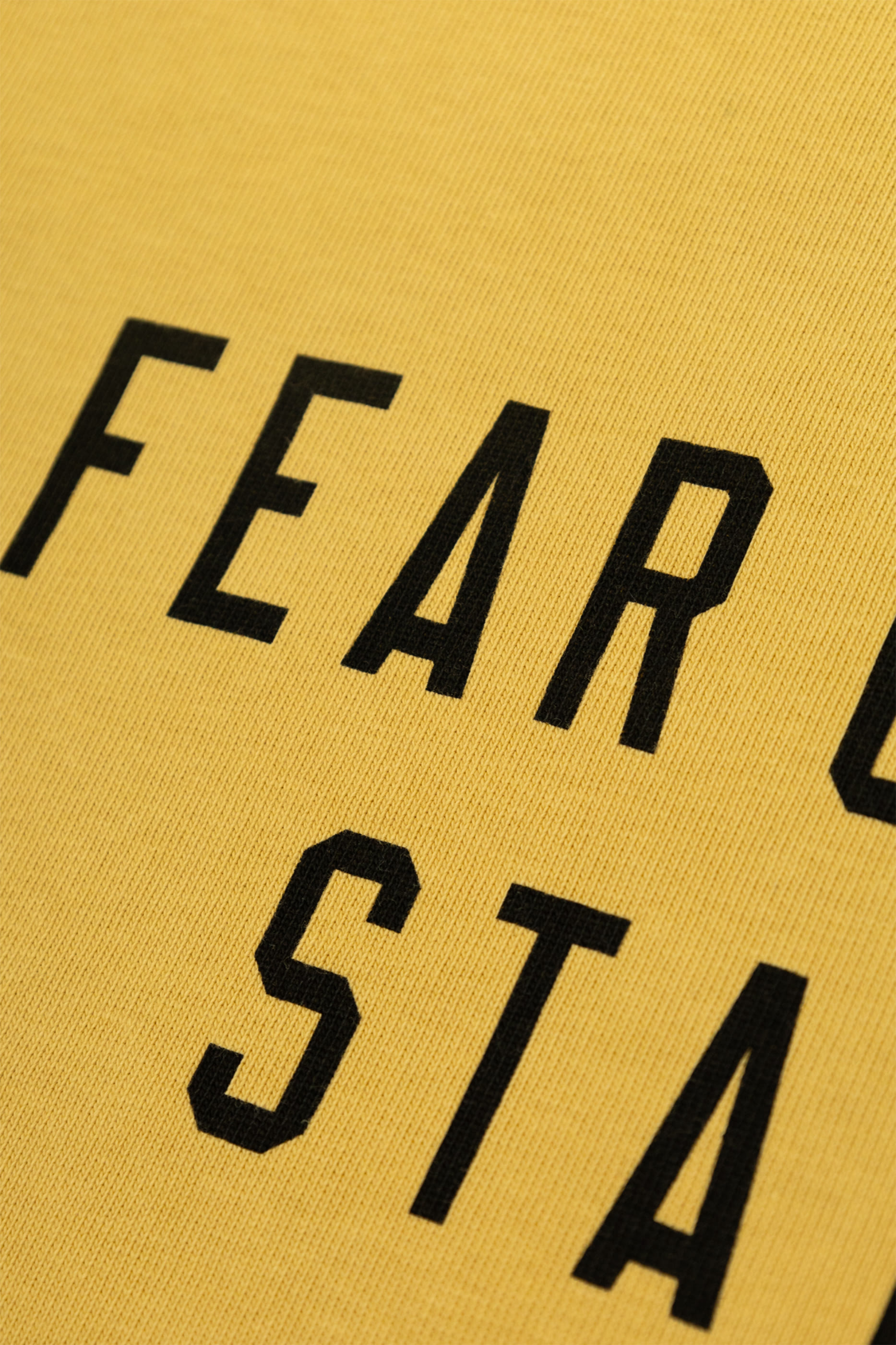 تيشيرت بشعار الماركة للأطفال