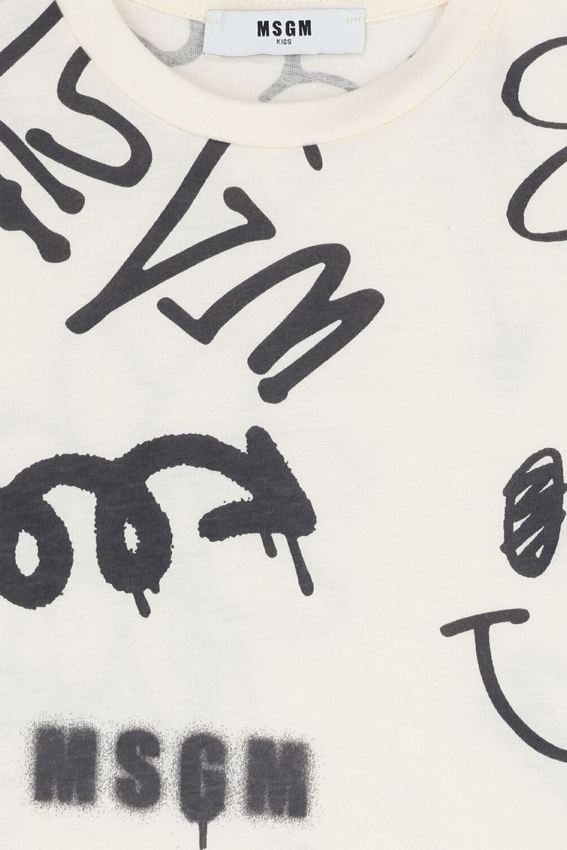 تيشيرت بشعار الماركة غرافيتي للأطفال