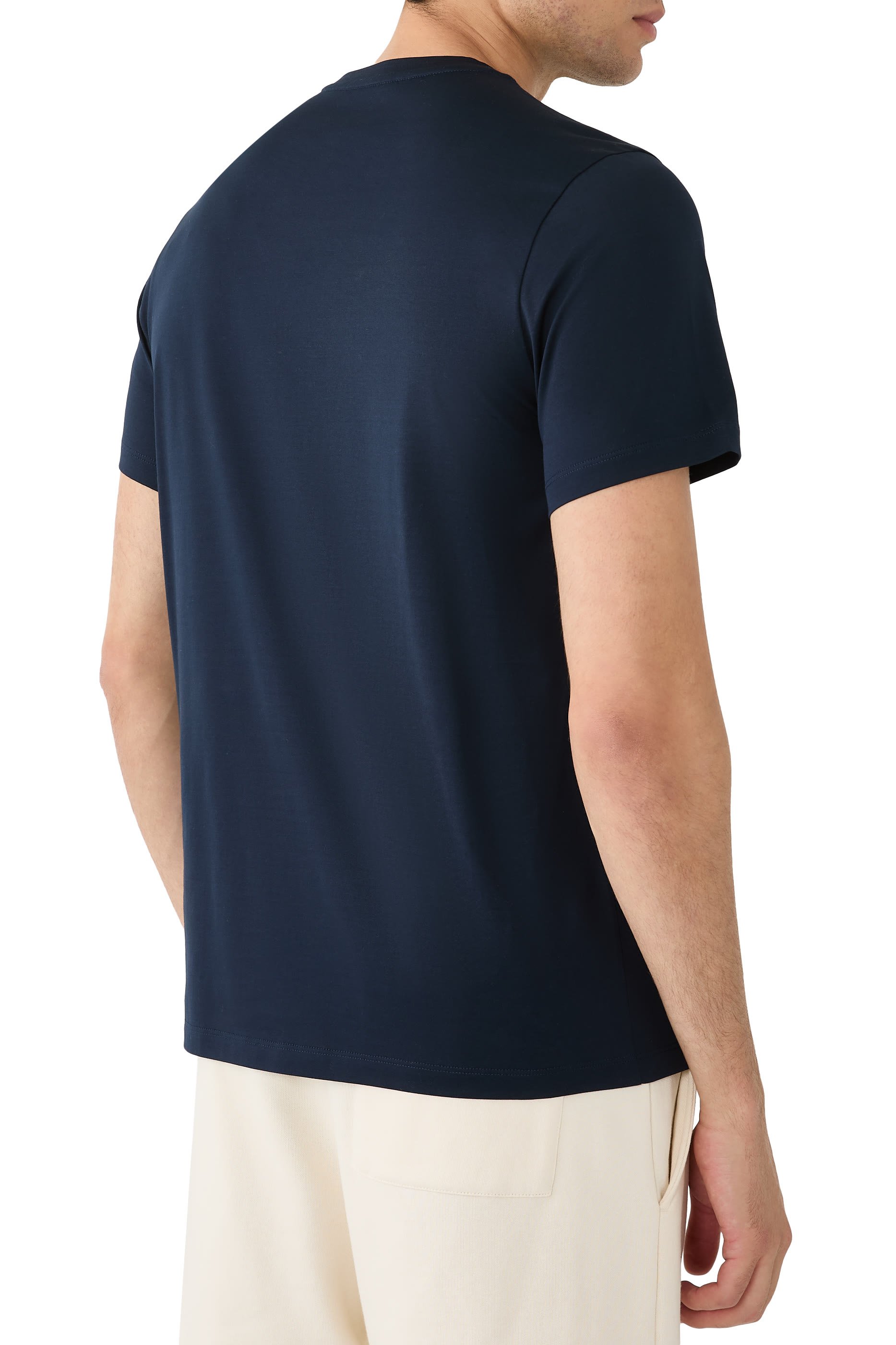 تيشيرت بأكمام قصيرة