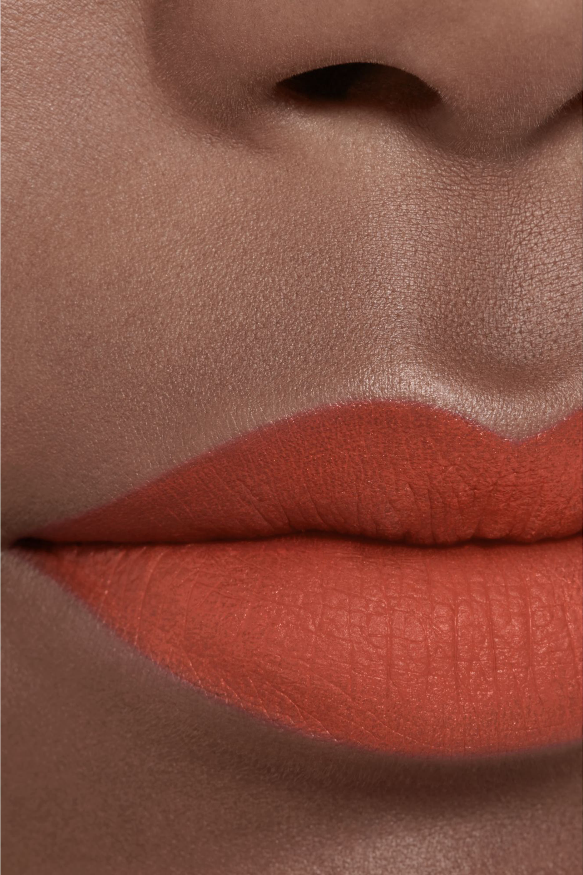 احمر شفاه Chanel Rouge Allure Liquid Velvet Ultrawear Intense مات سائل