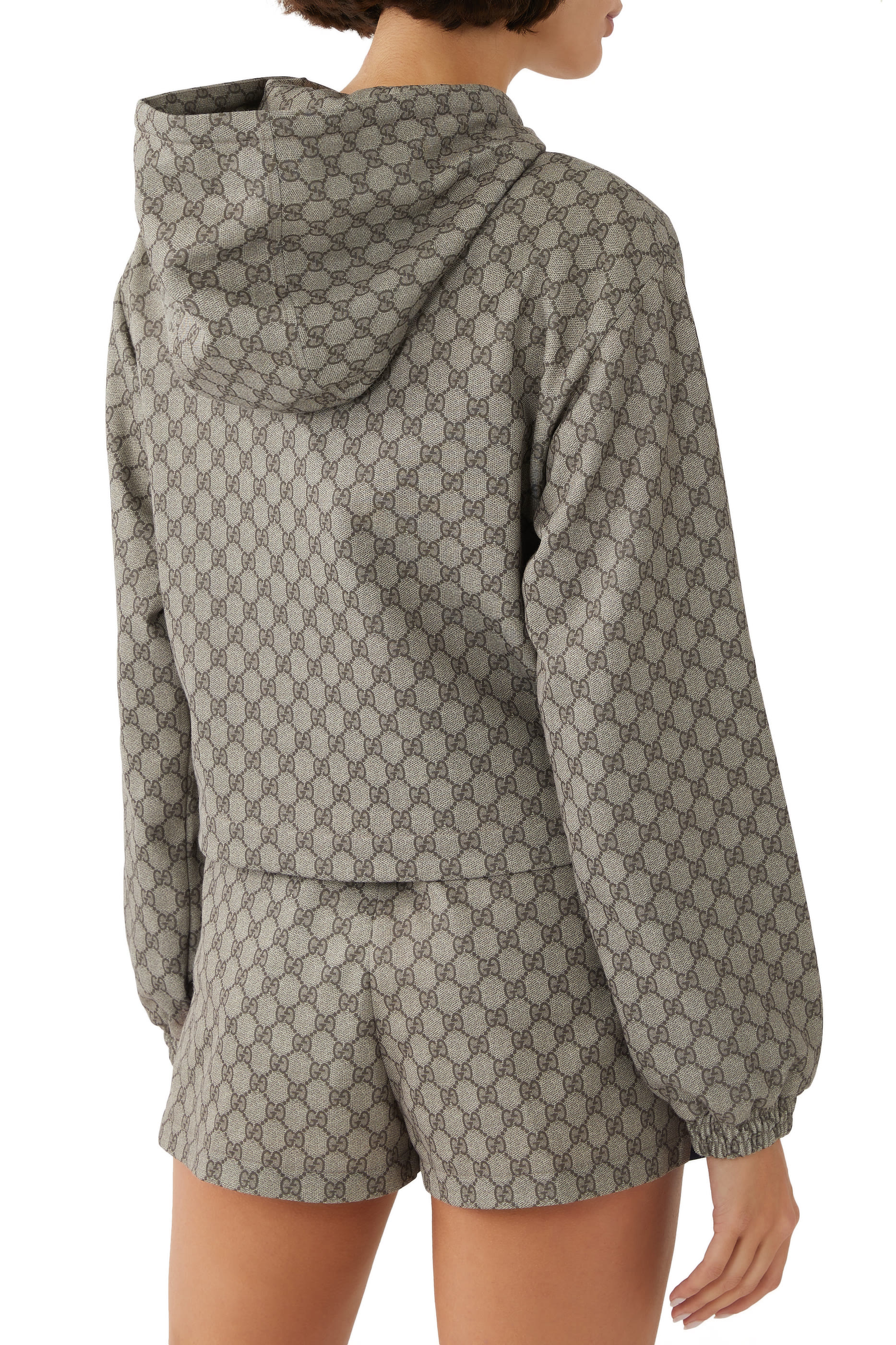 جاكيت بسحاب ونقشة حرفي شعار الماركة جسرسيه معالج