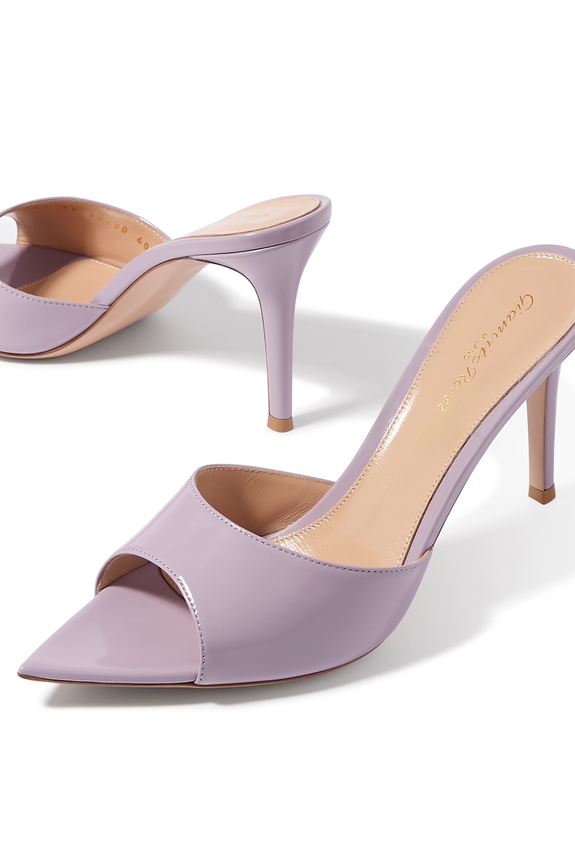 حذاء إيل 85 مفتوح من الخلف 