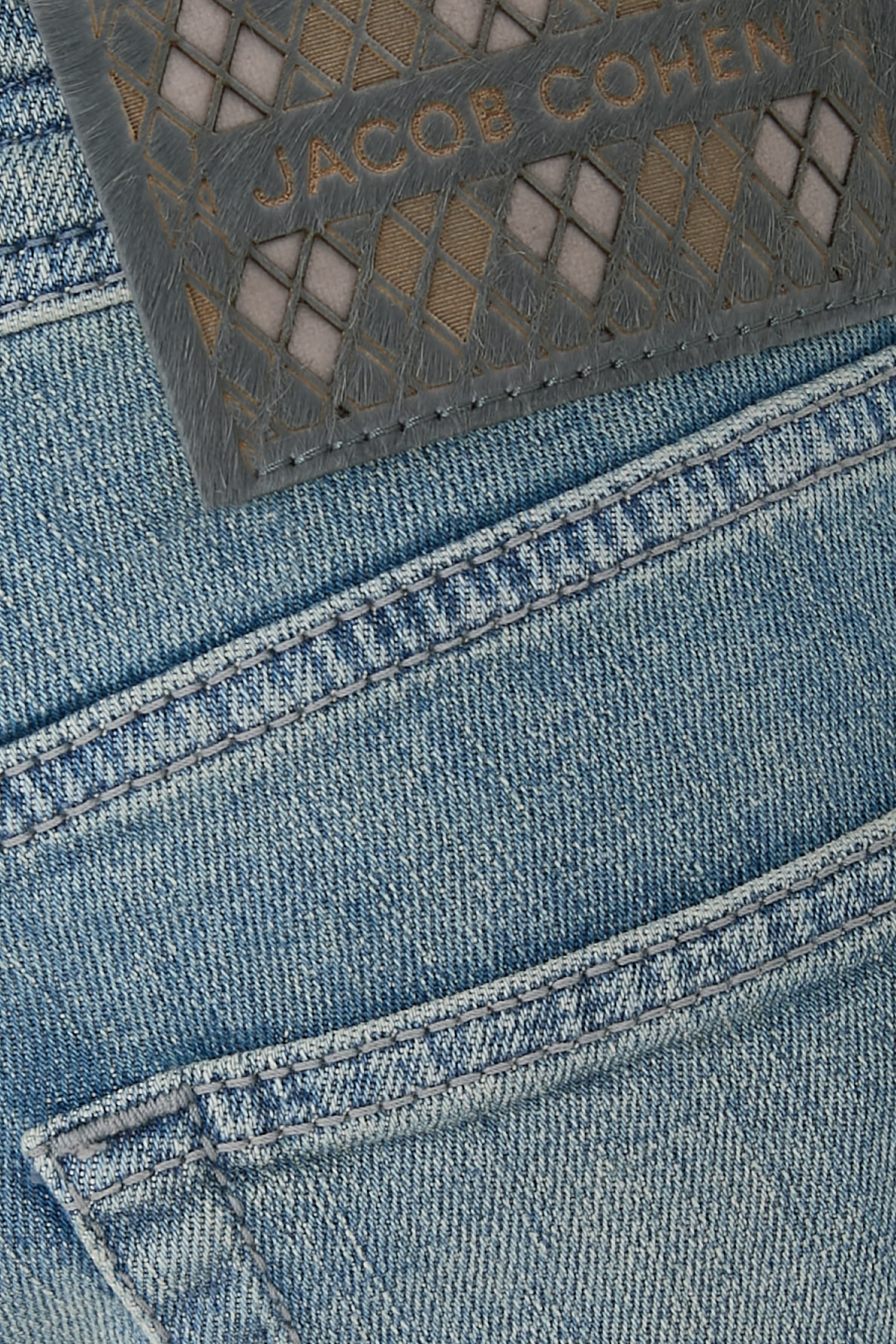 بنطال نيك في2 بقصة ضيقة