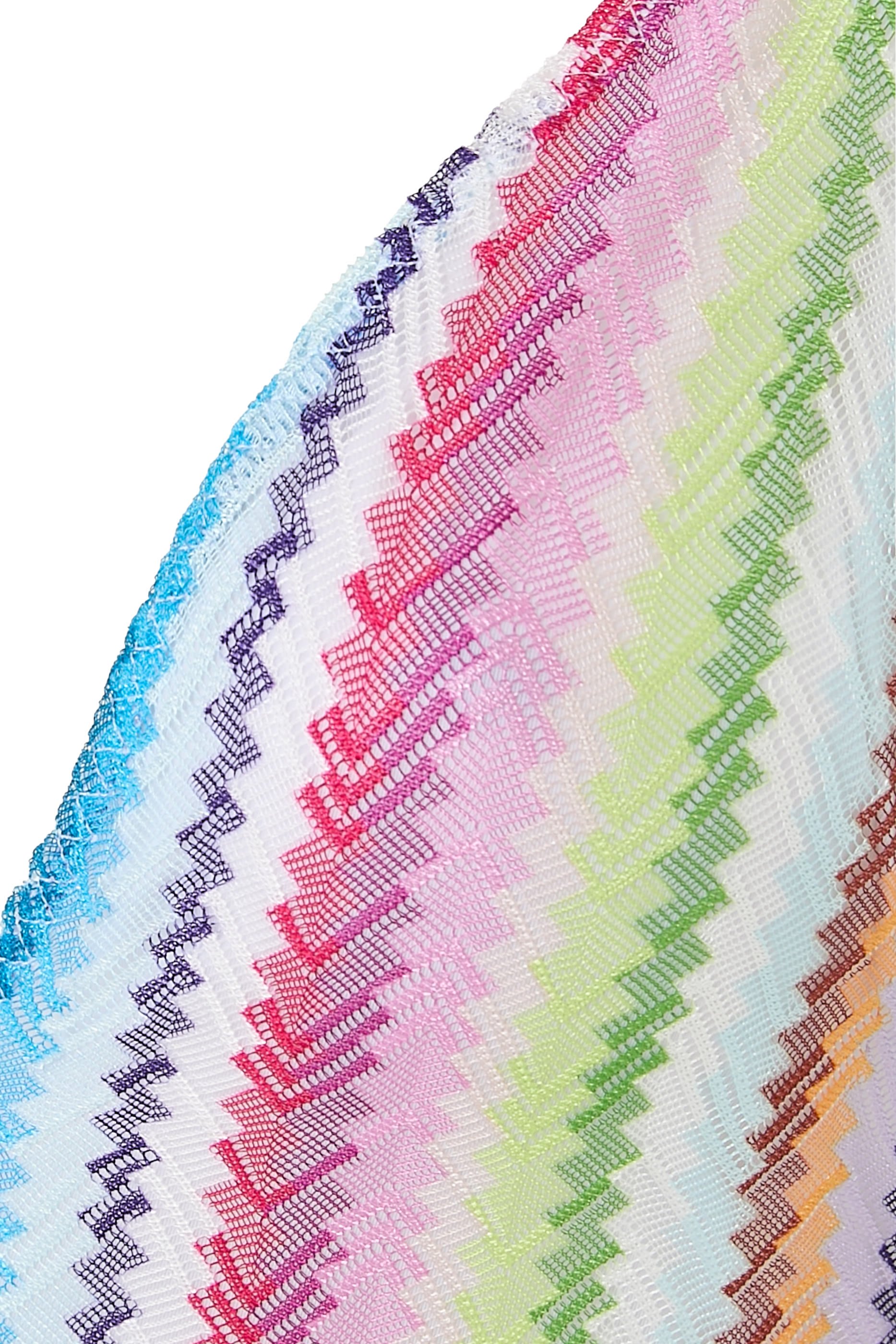 بدلة سباحة بتصميم قطعة واحدة بنقشة خطوط متعرجة