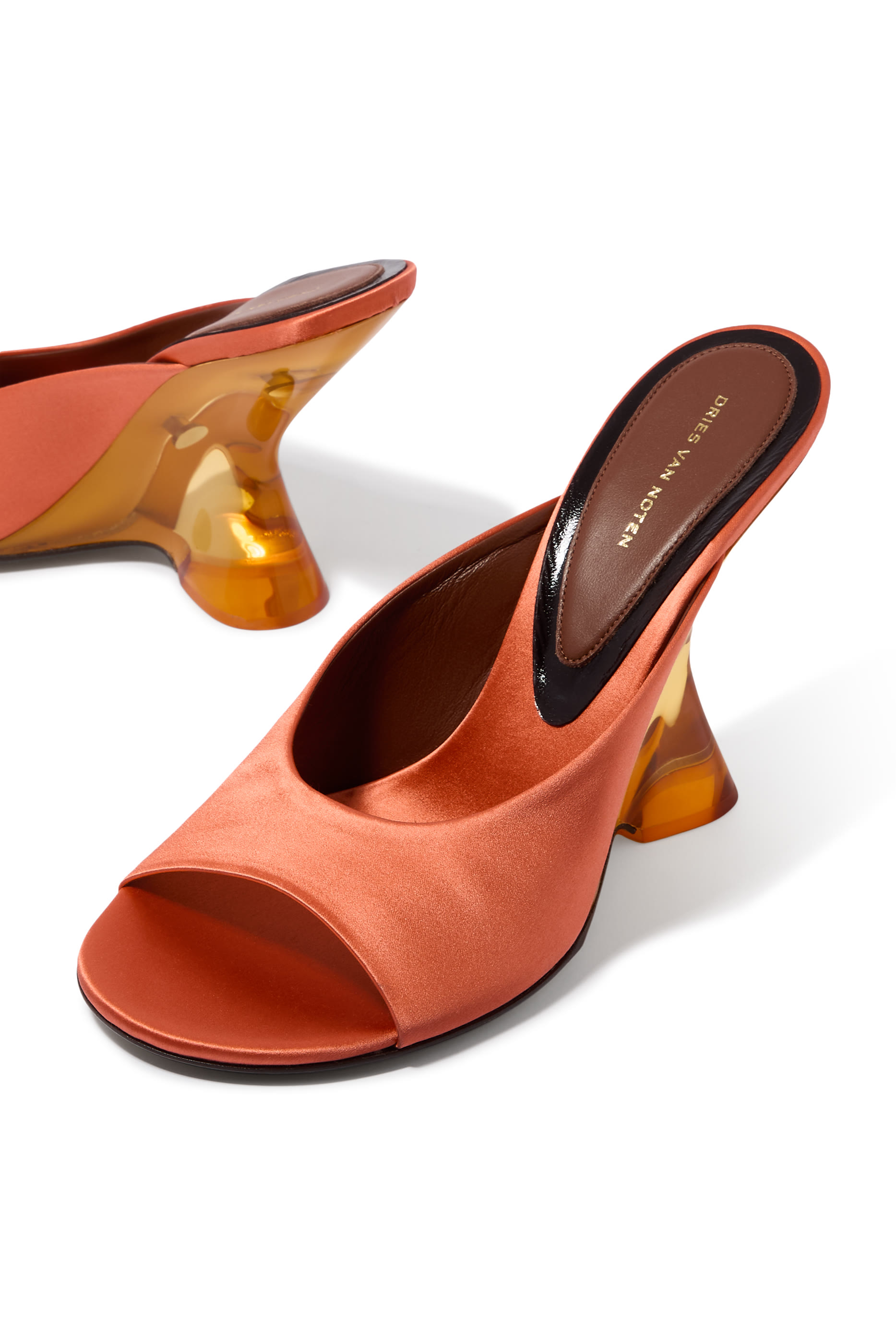 حذاء مفتوح من الخلف 105 بمقدمة مفتوحة ستان