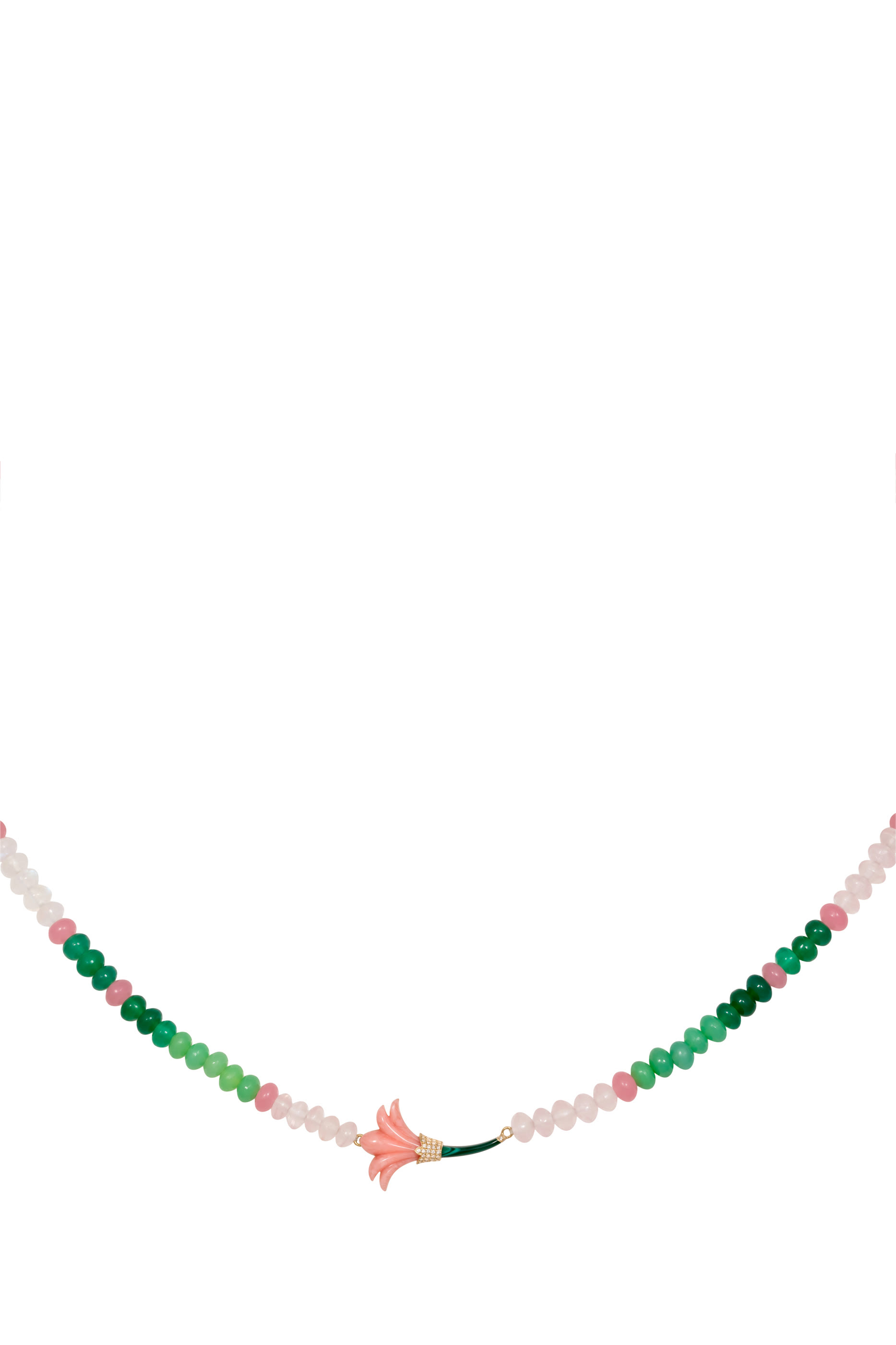 قلادة بتصميم زهرة مزينة بالخرز وحجر ملاكيت والماس ذهب أصفر عيار 18