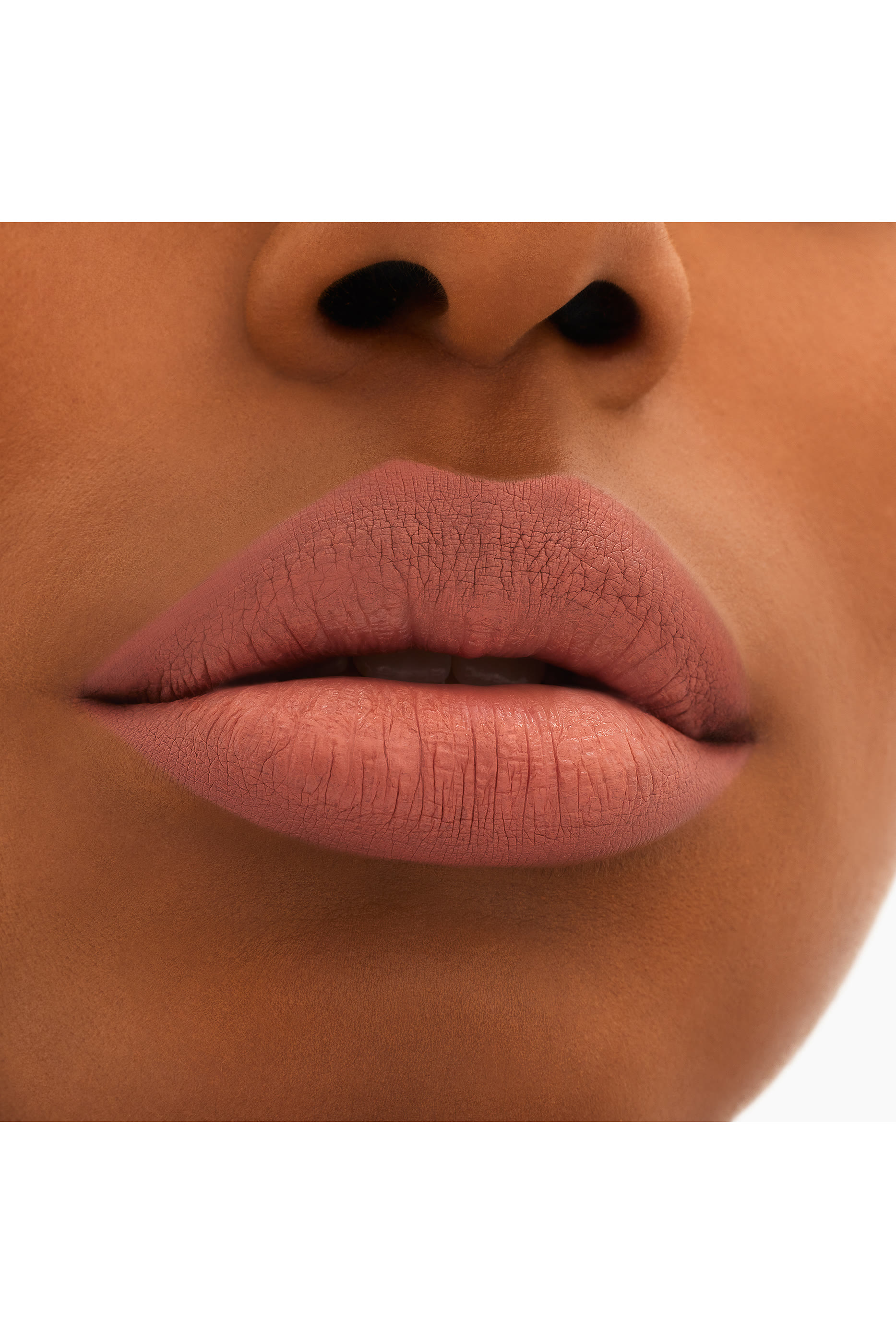 أحمر شفاه لوكت كيس يدوم 24 ساعة