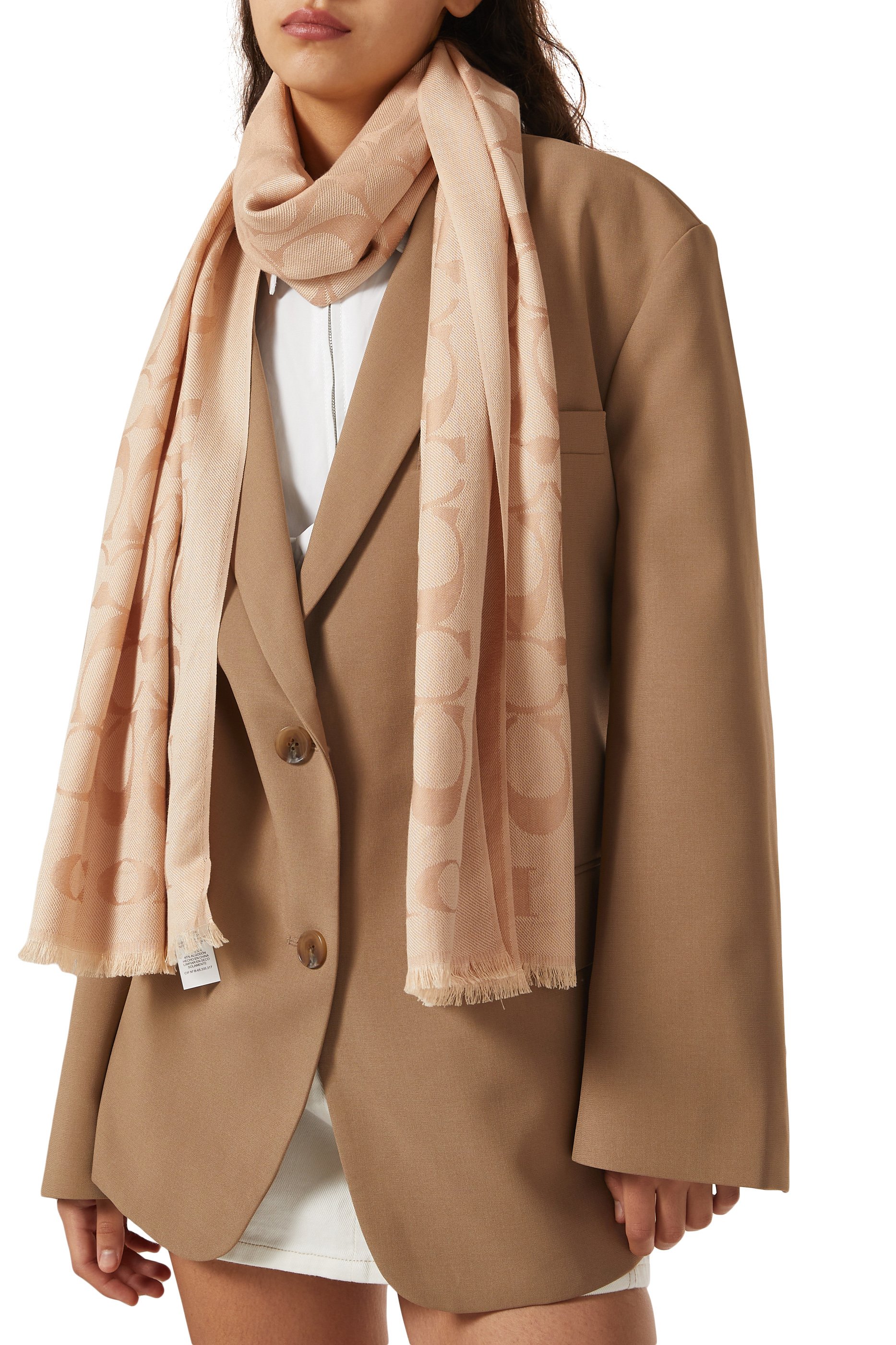 وشاح بنقشة شعار الماركة