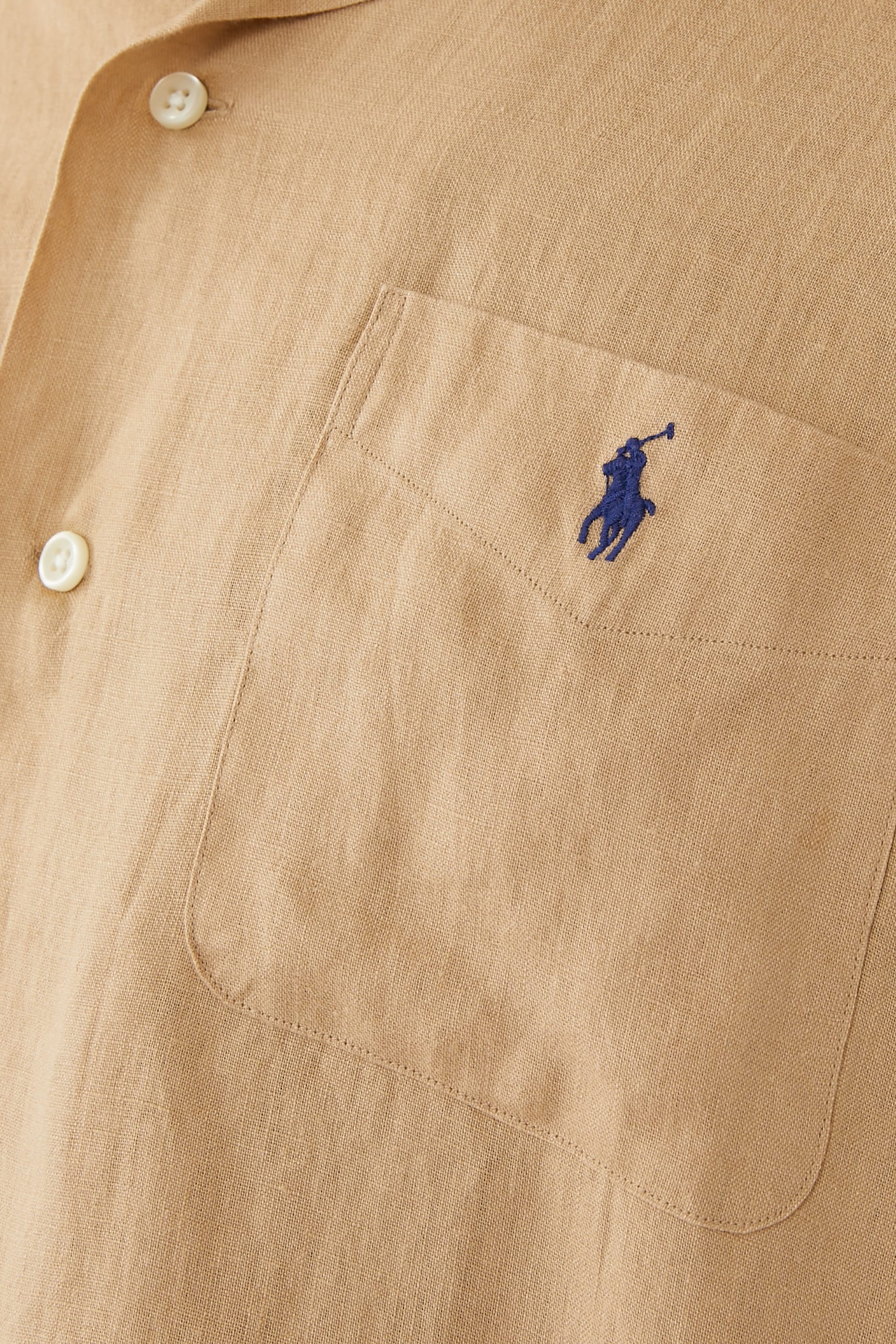 قميص رياضي بأكمام قصيرة