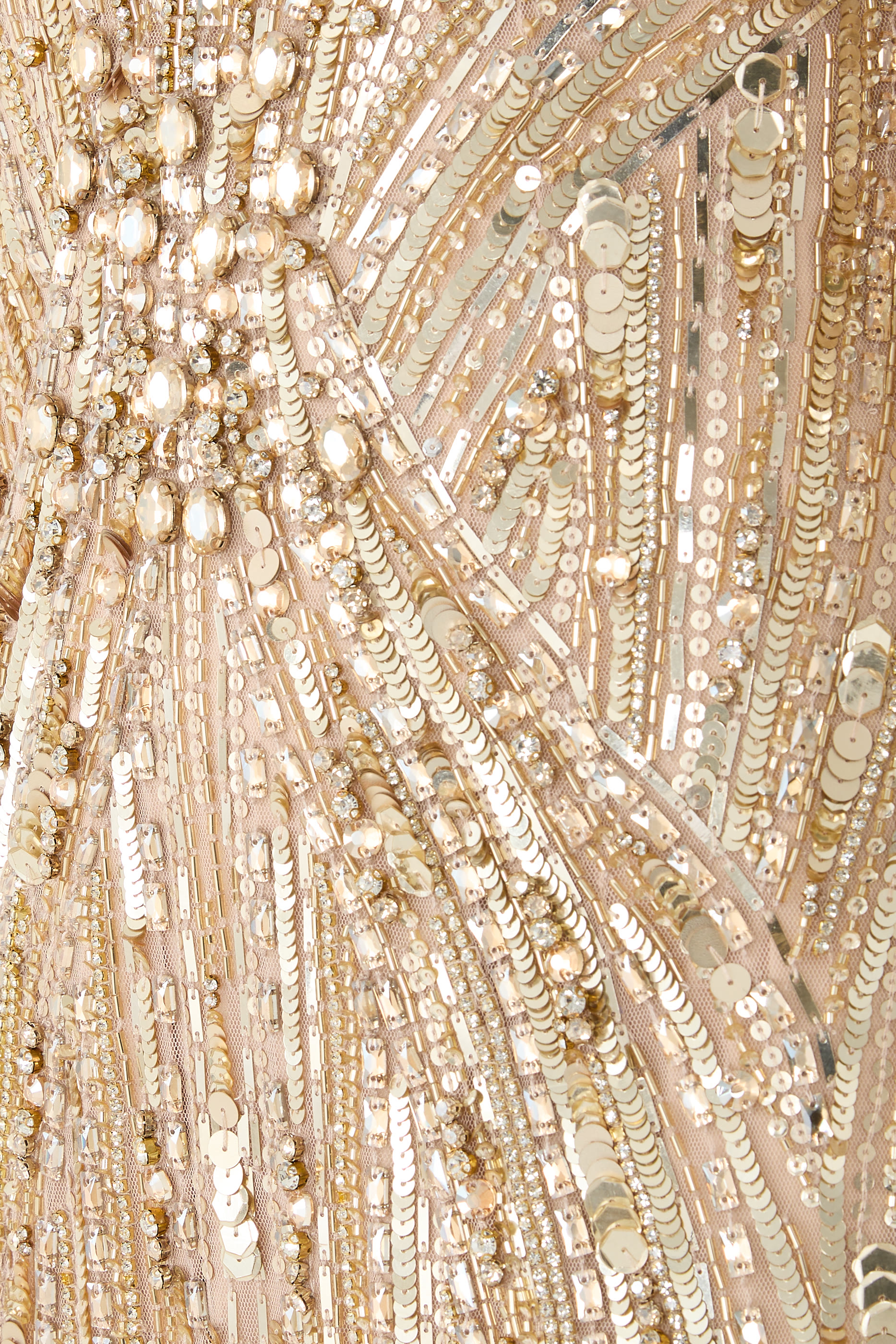 فستان إليو طويل مزين بترتر