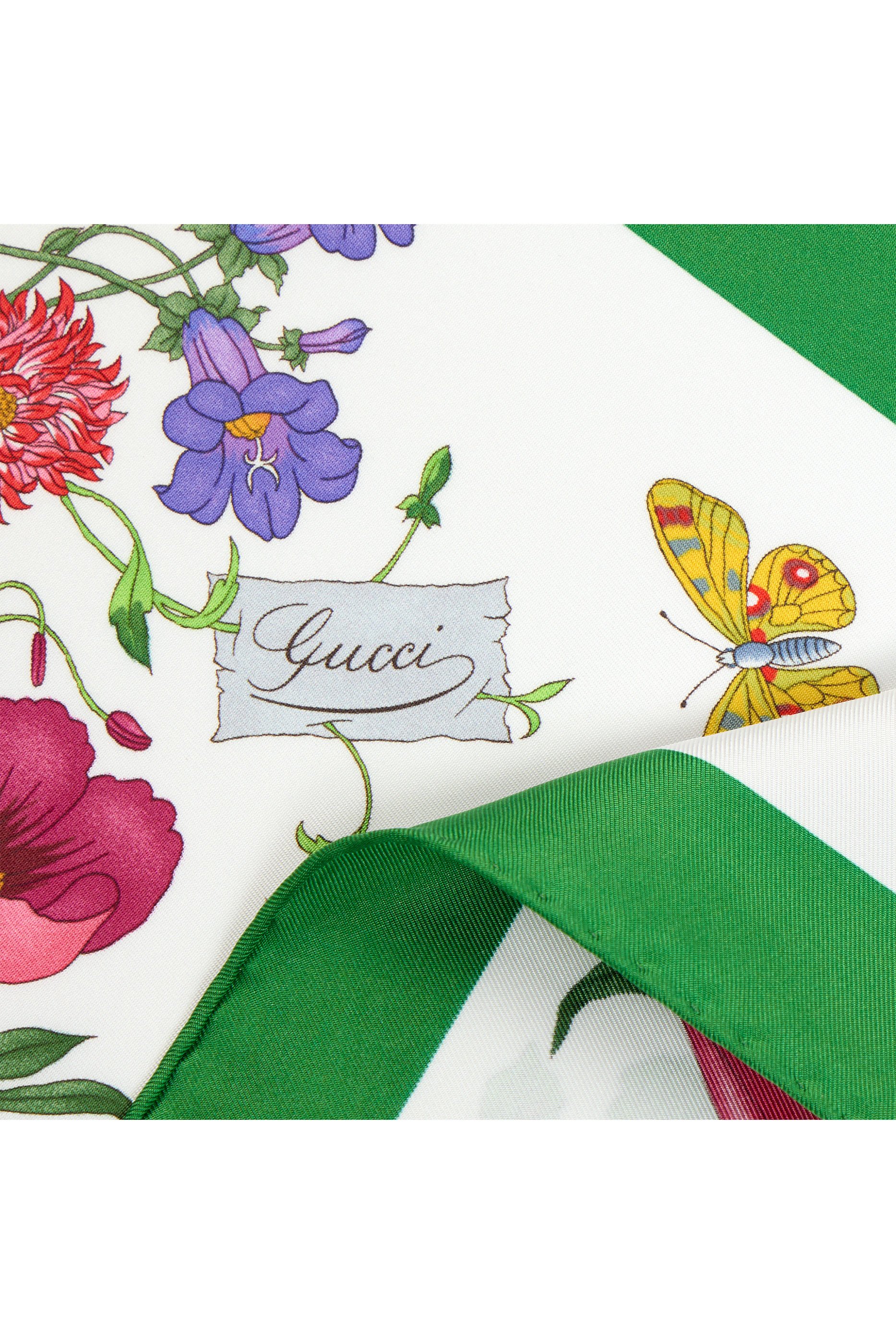 وشاح بتصميم معين مزين بطبعات حرير تويل