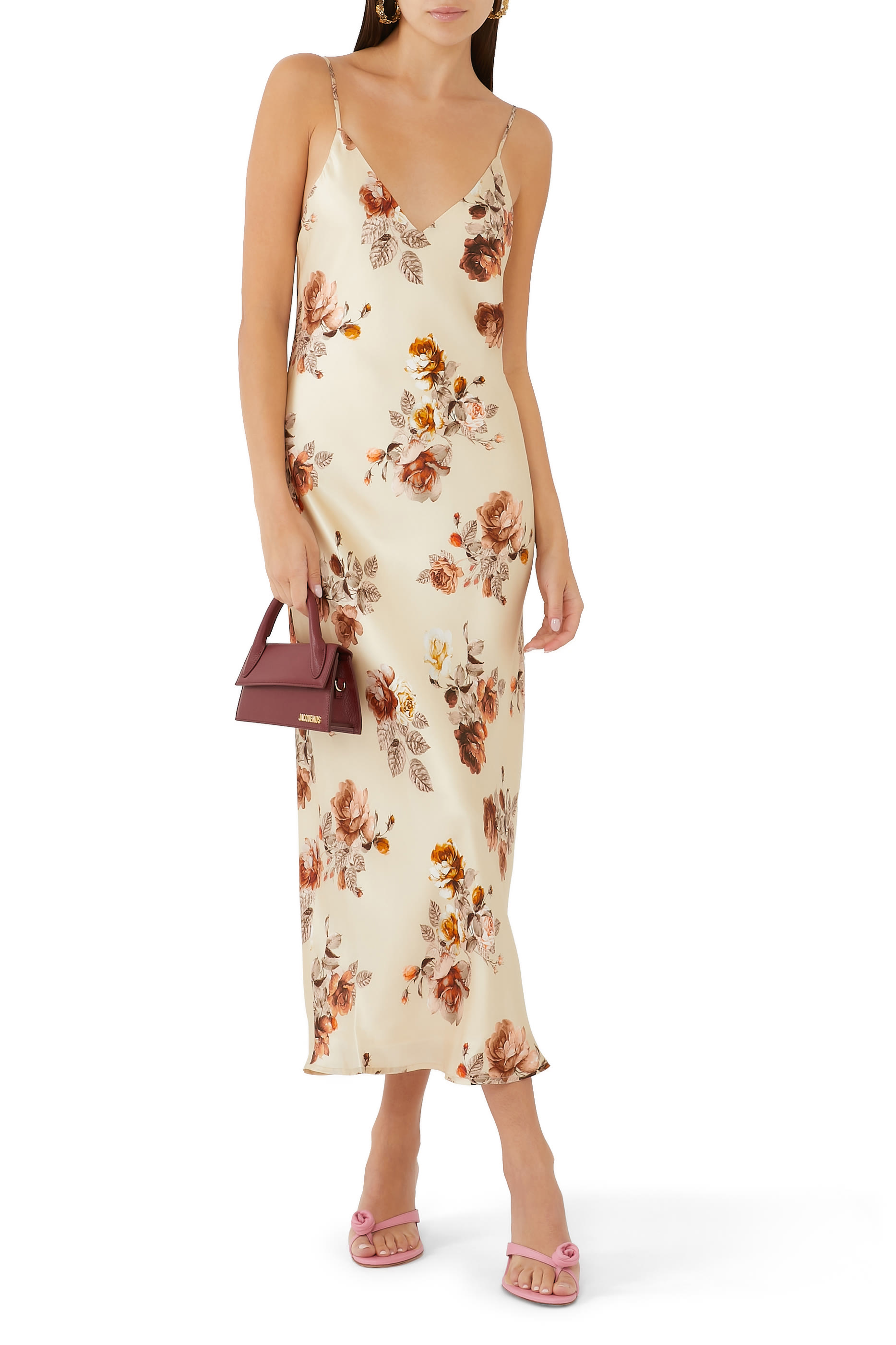 فستان سيريدي سهل الارتداء متوسط ​​الطول بنقشة ورود بلون مماثل