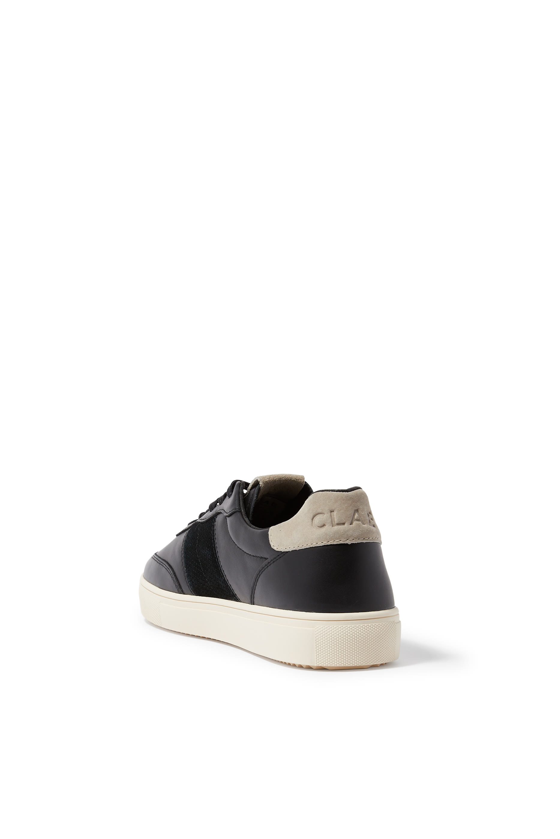 سنيكرز ديفيس