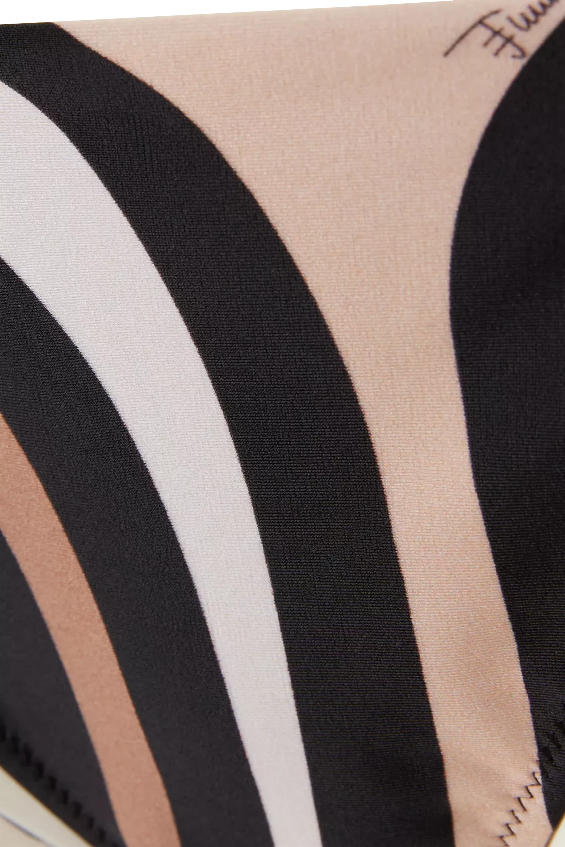 قطعة بيكيني سفلية بنقشة مارمو