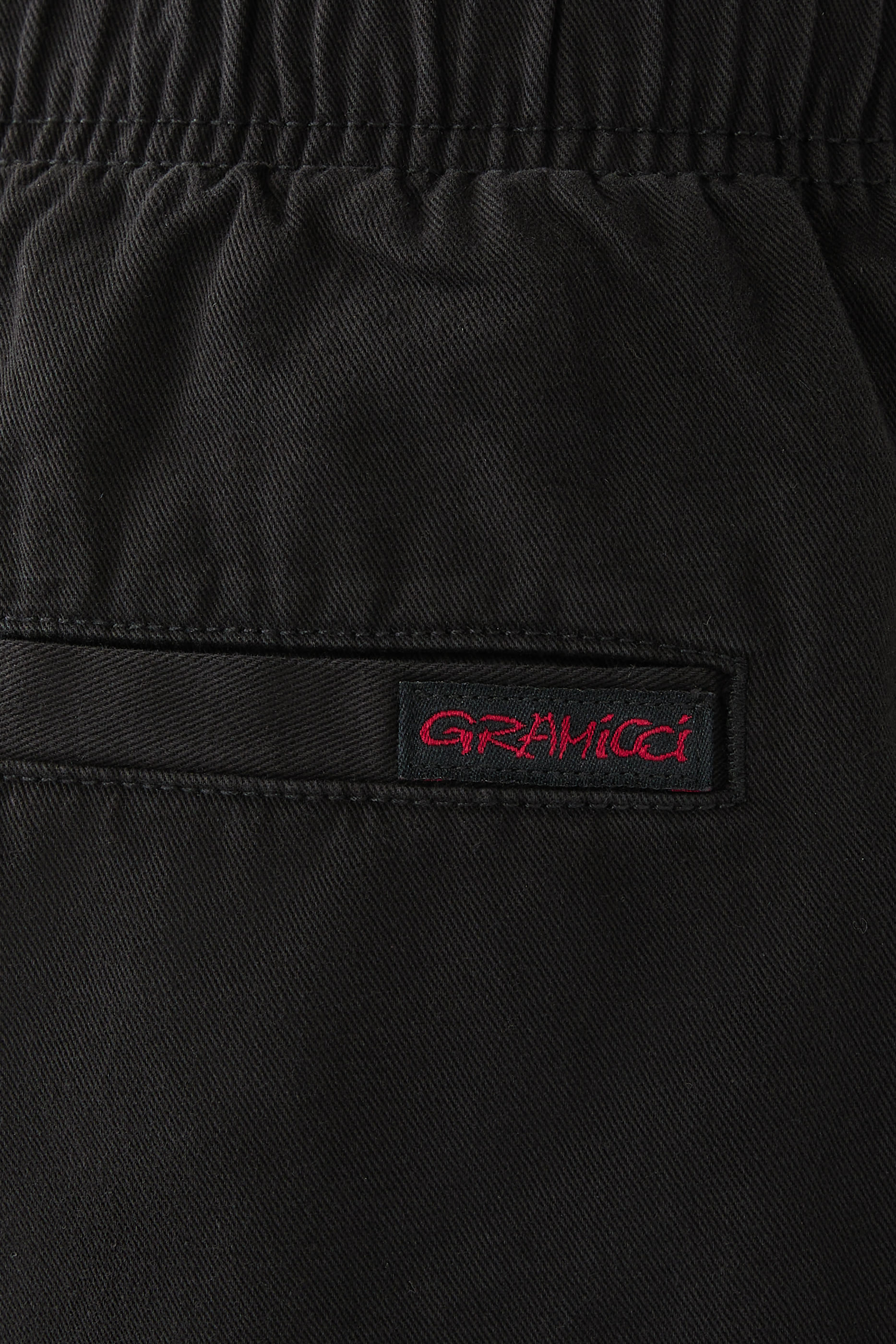 بنطال بقصة ساق مستقيمة