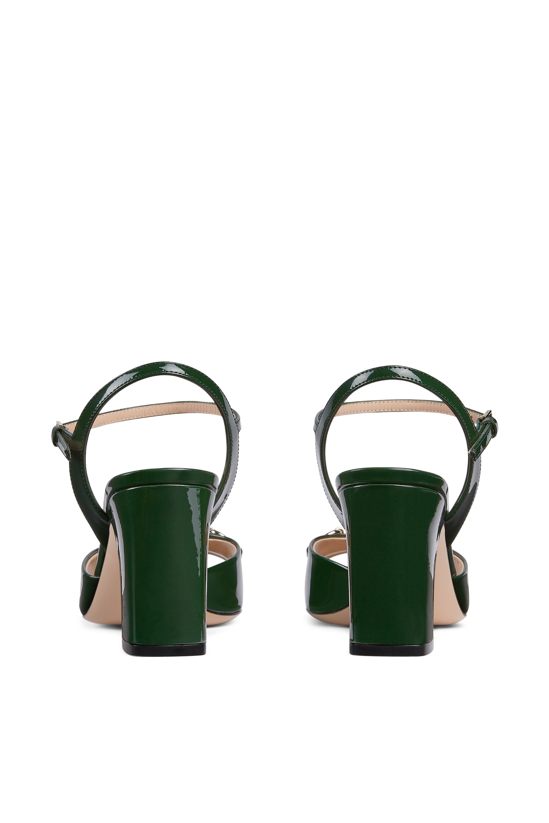 صندل 75 بحلية شعار الماركة