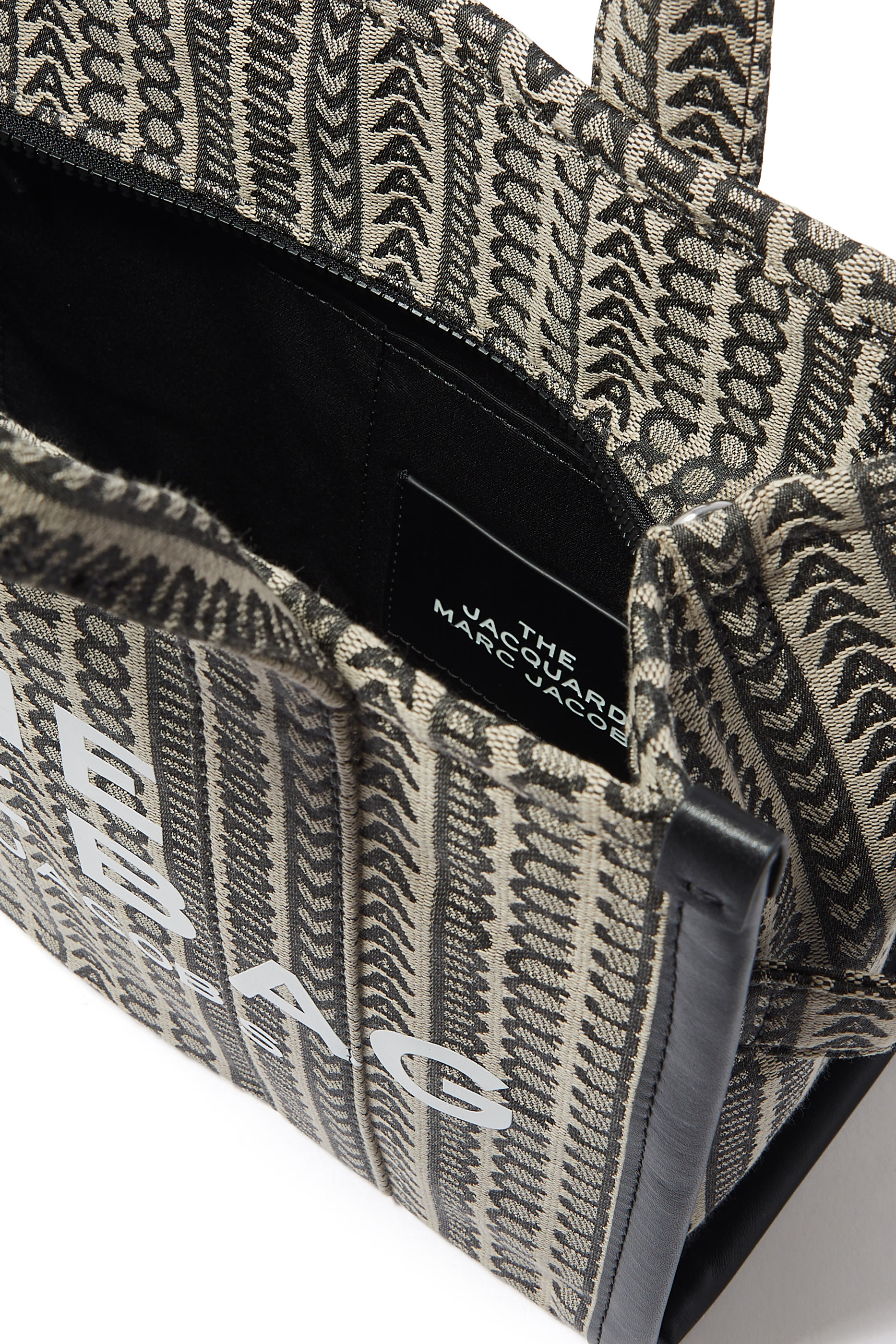 حقيبة يد متوسطة بنقشة حروف شعار الماركة جاكار