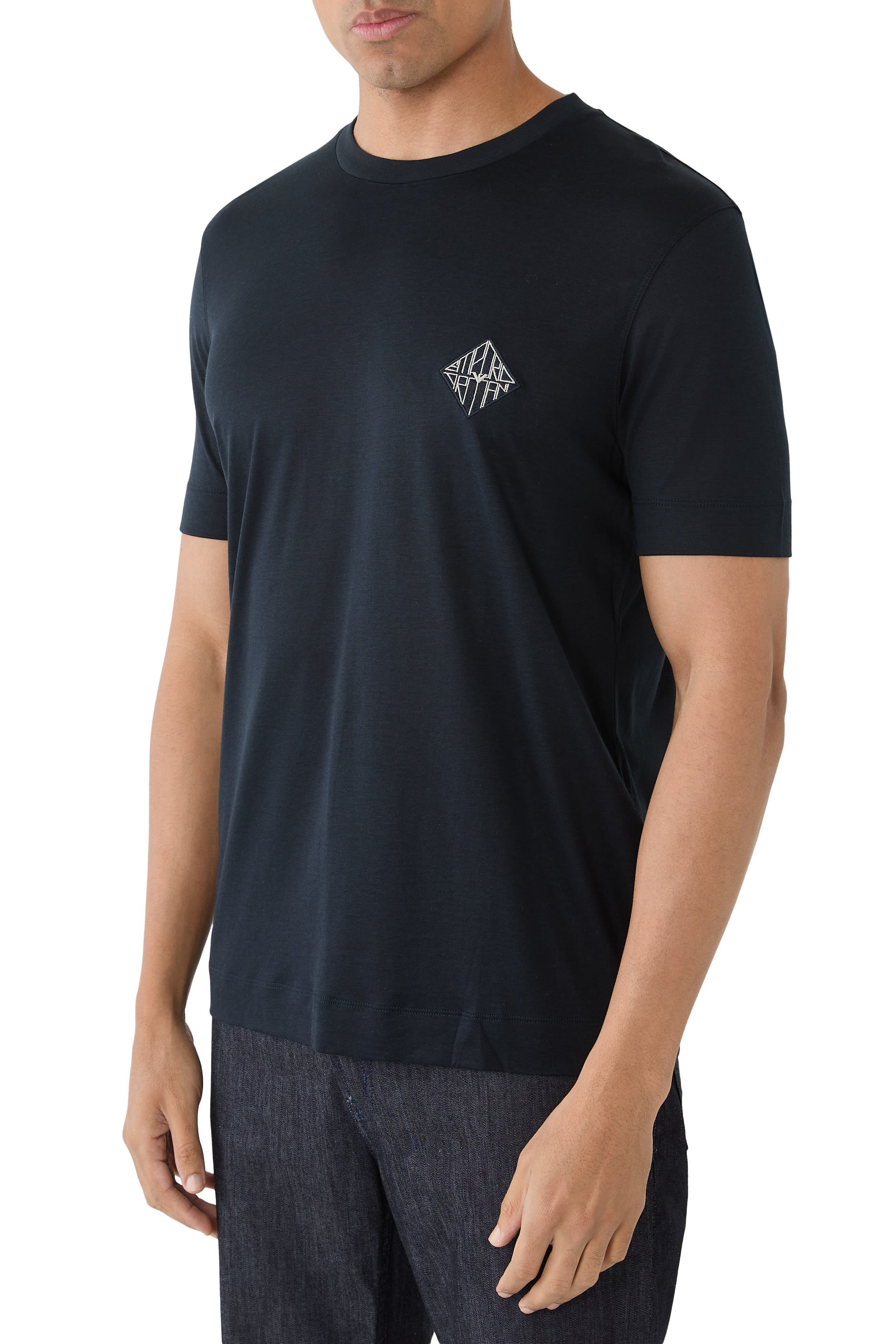 تيشيرت بشعار الماركة صغير